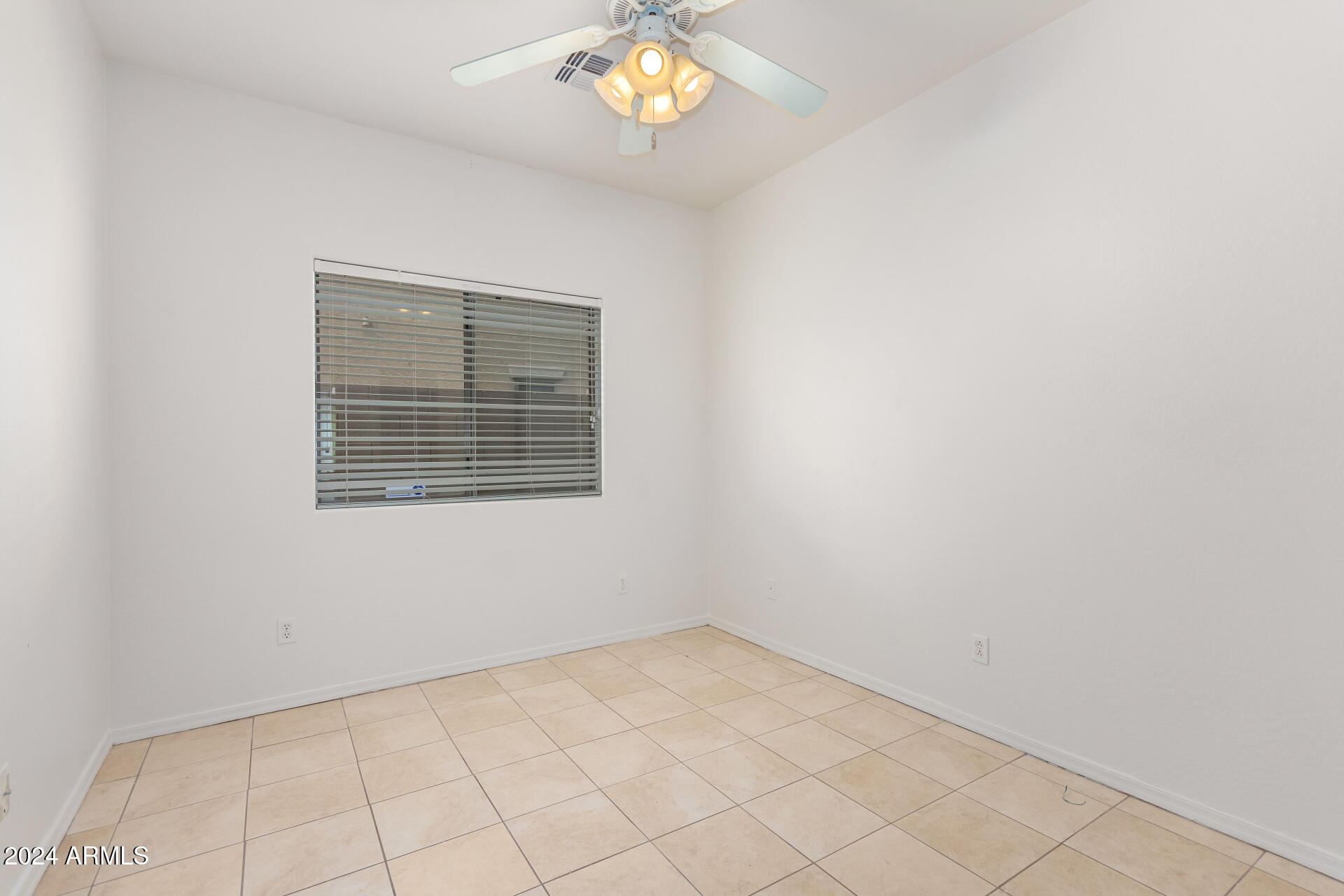 1684 E SILVER REEF Drive