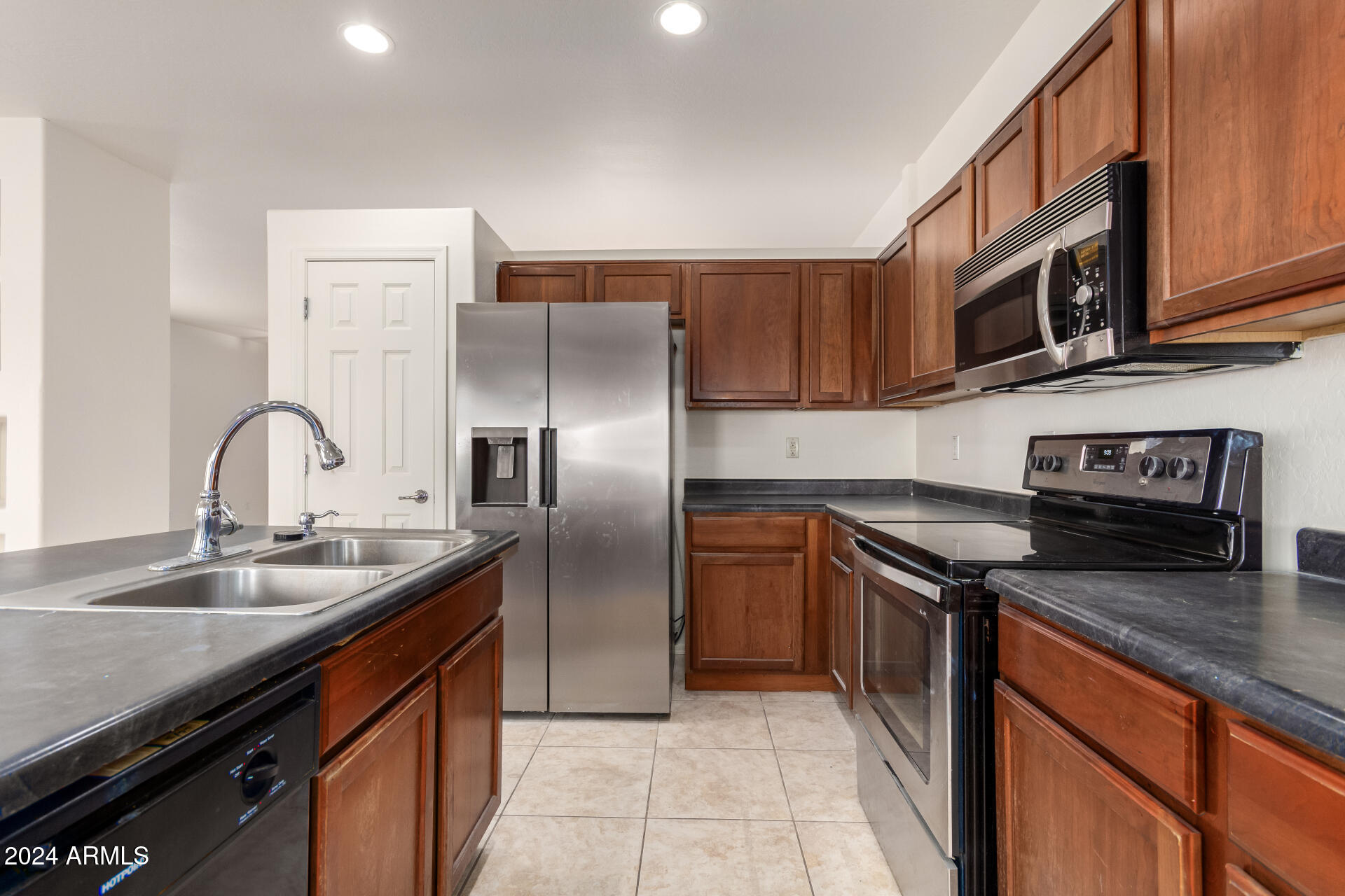 1684 E SILVER REEF Drive