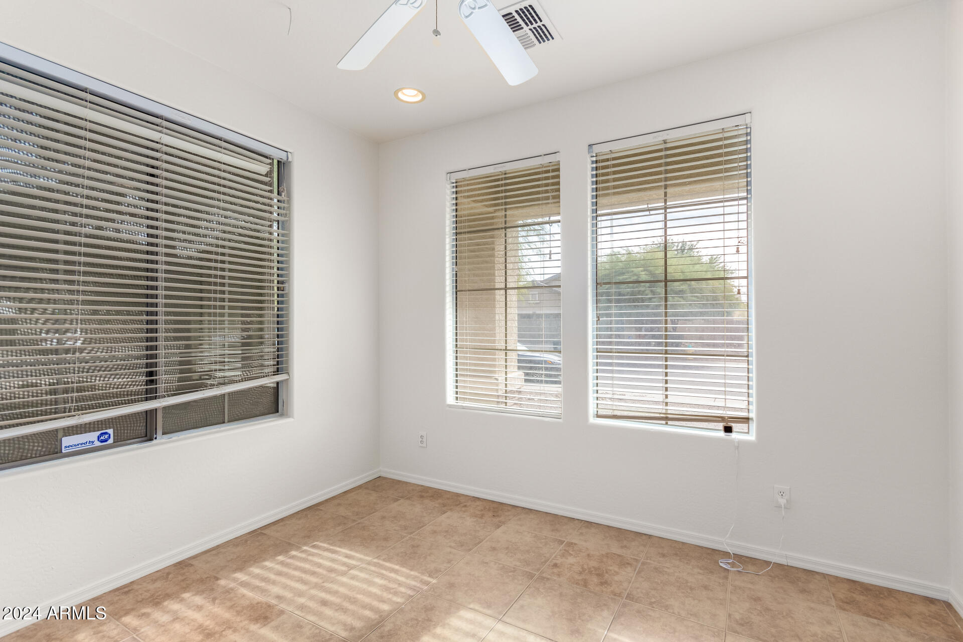 1684 E SILVER REEF Drive