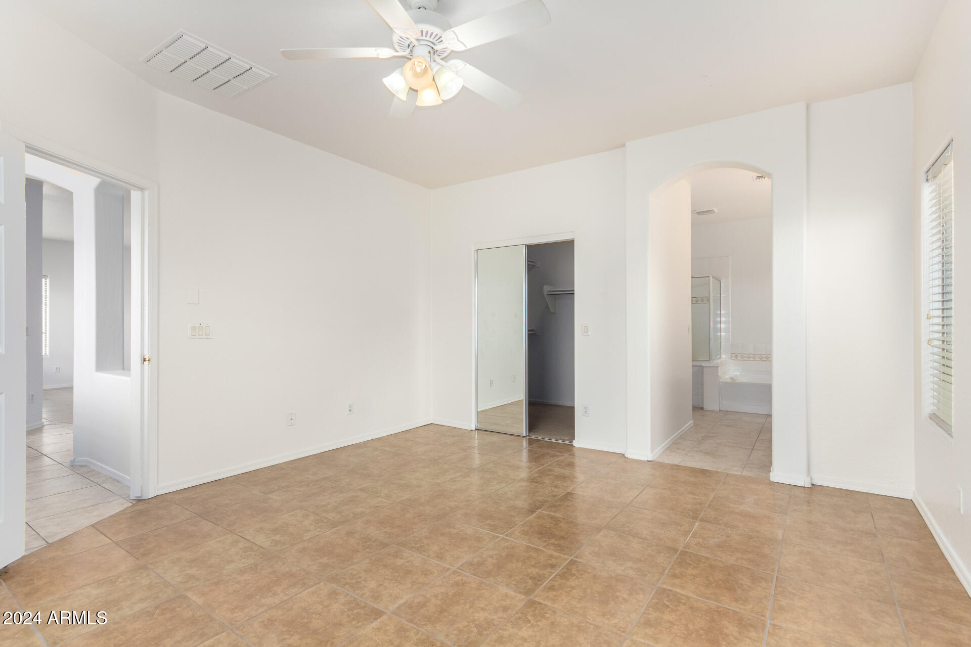 1684 E SILVER REEF Drive