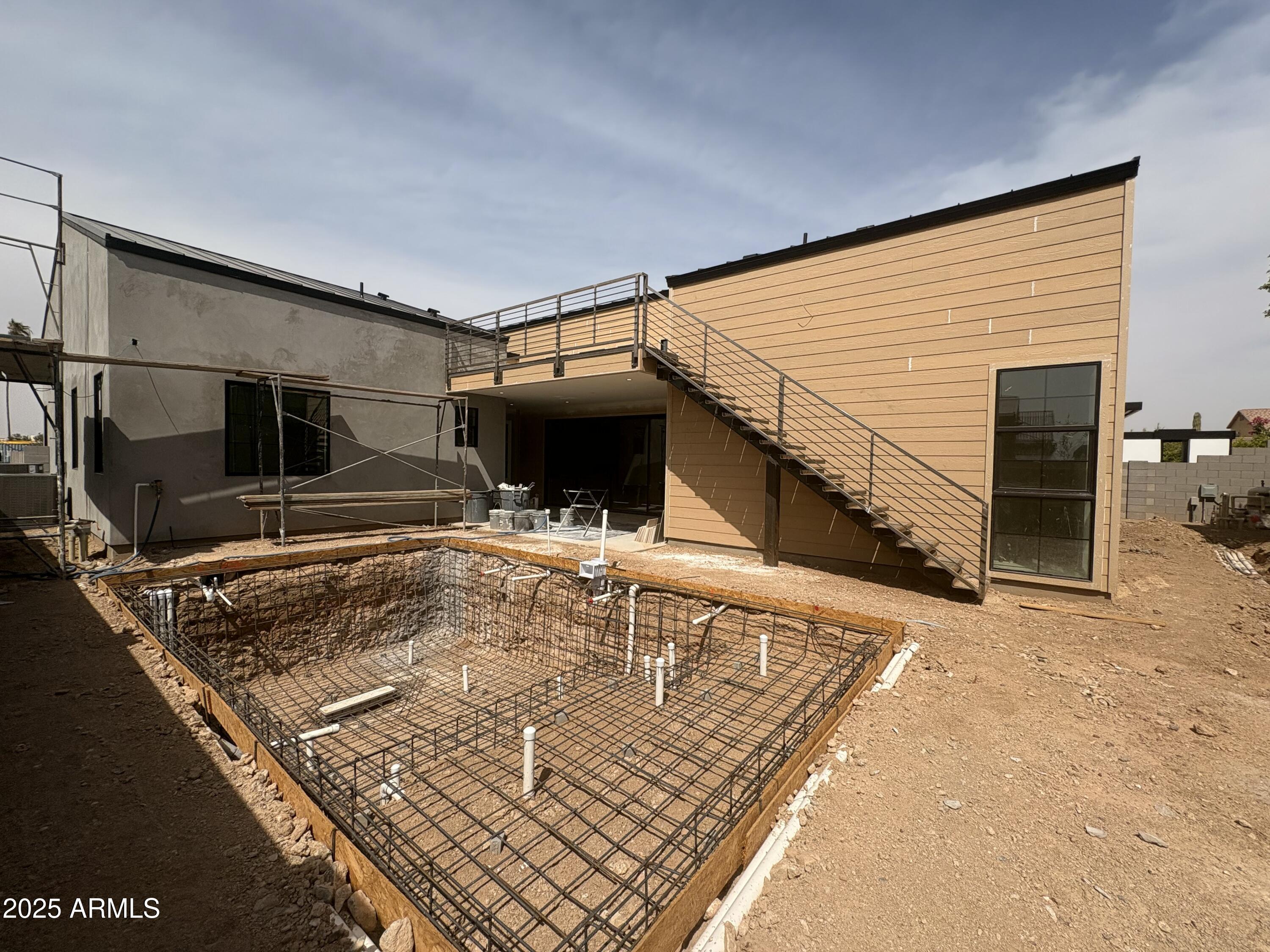 915 W ARDMORE Road, 11