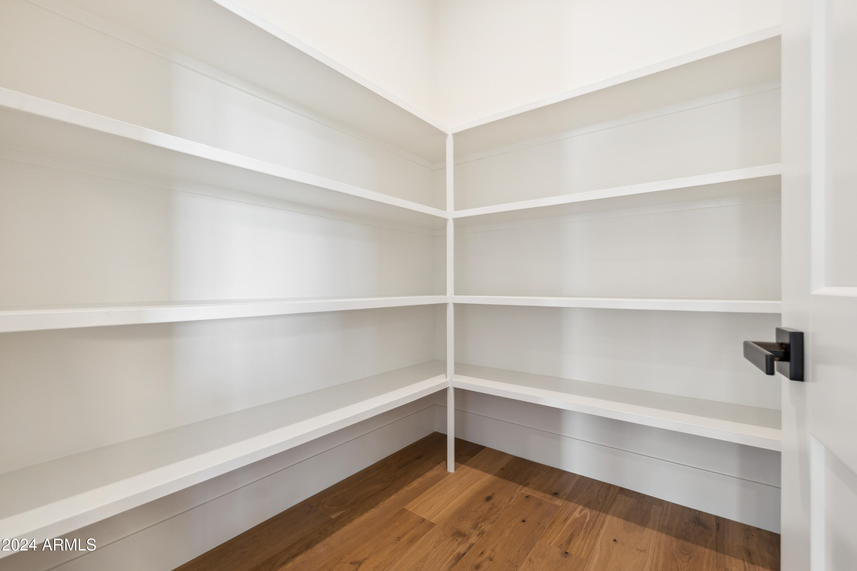 915 W ARDMORE Road, 11