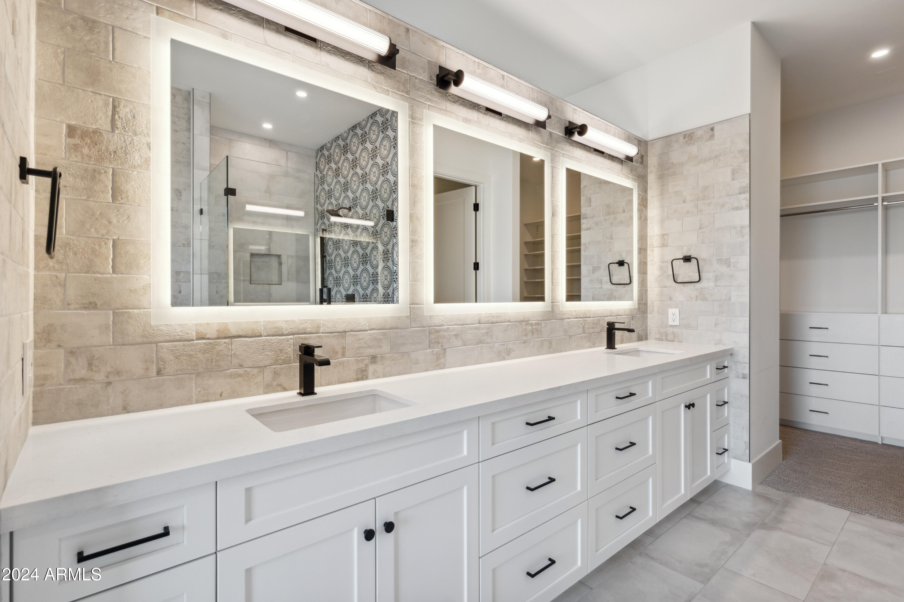 915 W ARDMORE Road, 11