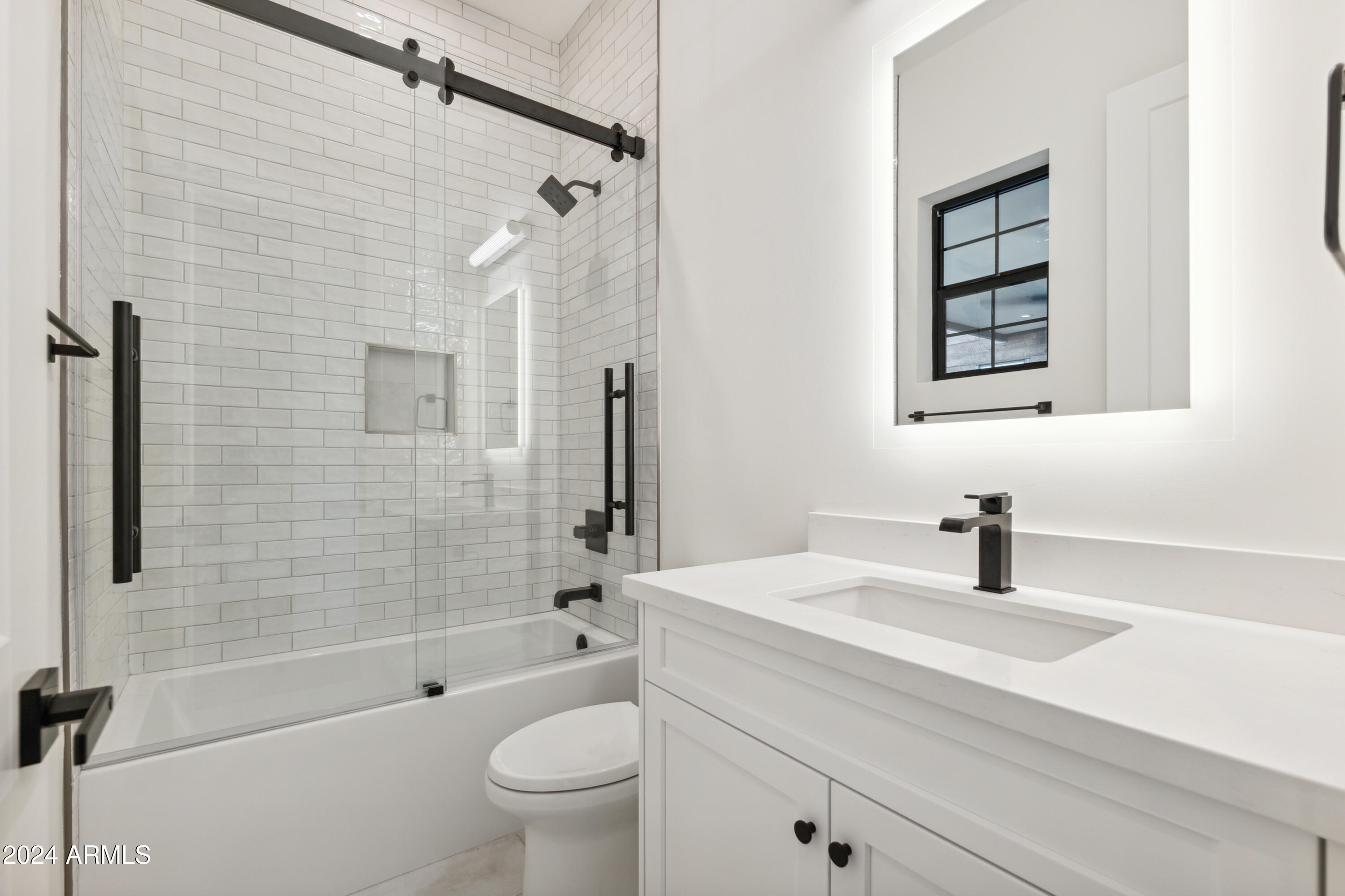 915 W ARDMORE Road, 11