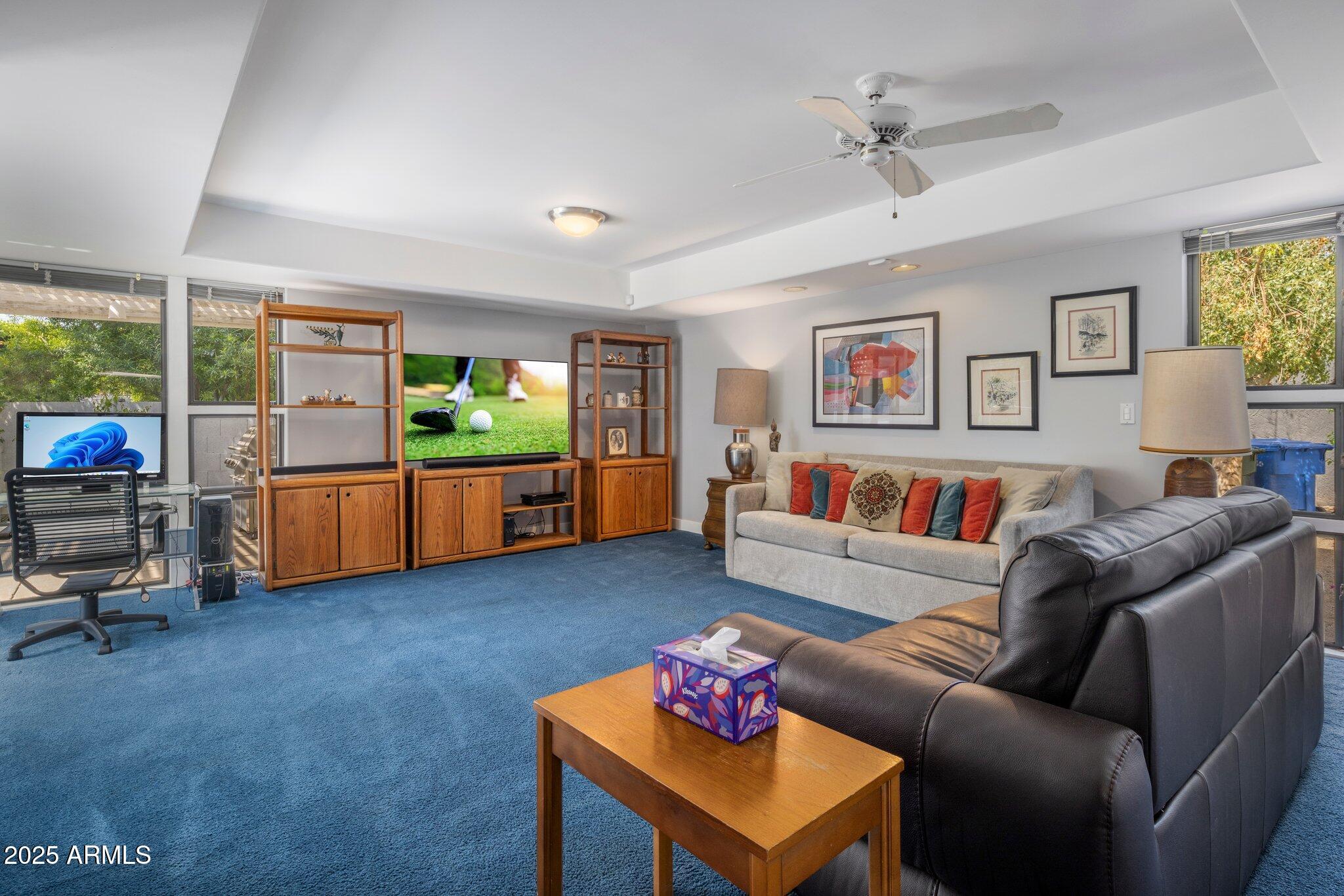 1209 W GOLDEN Lane