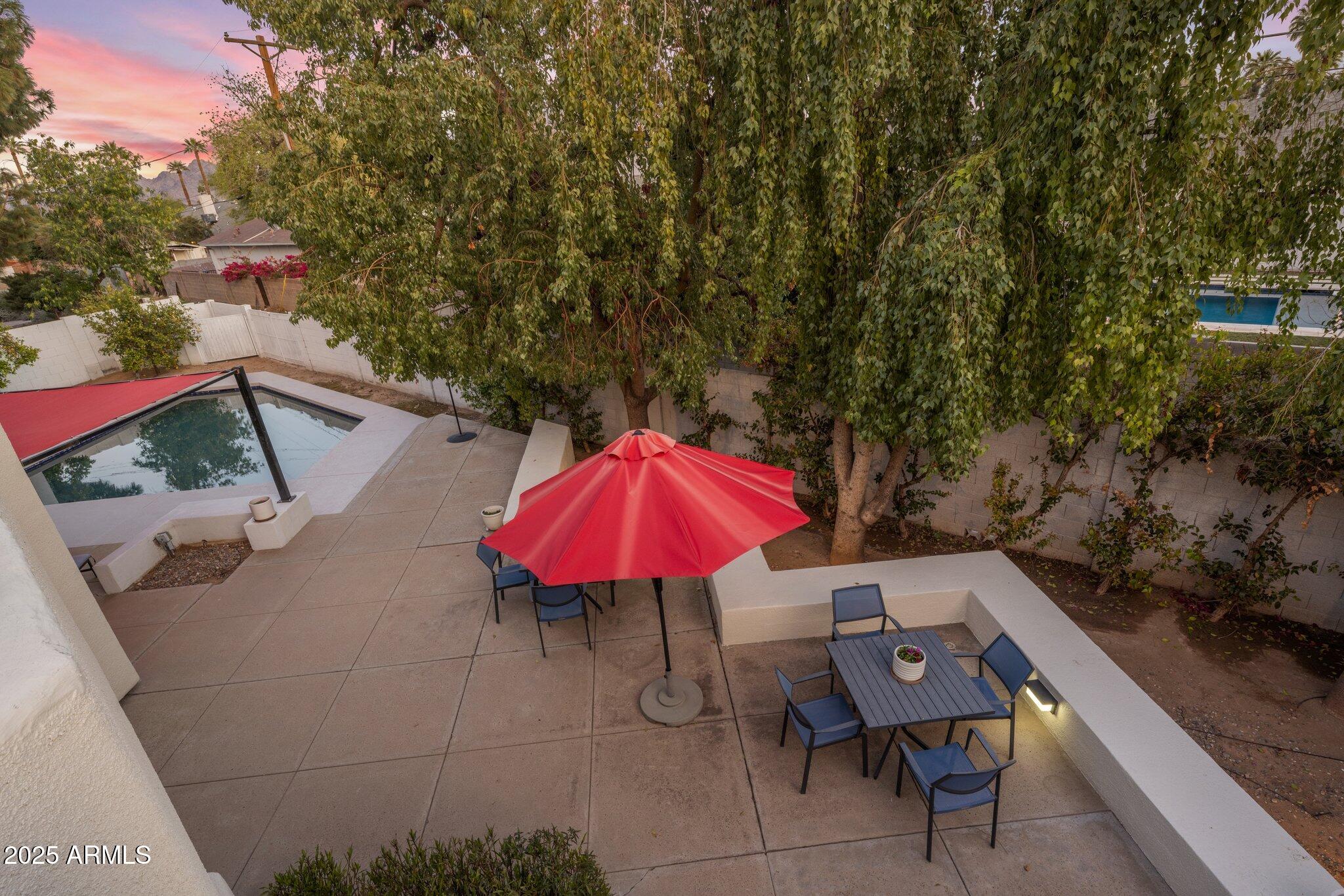 1209 W GOLDEN Lane