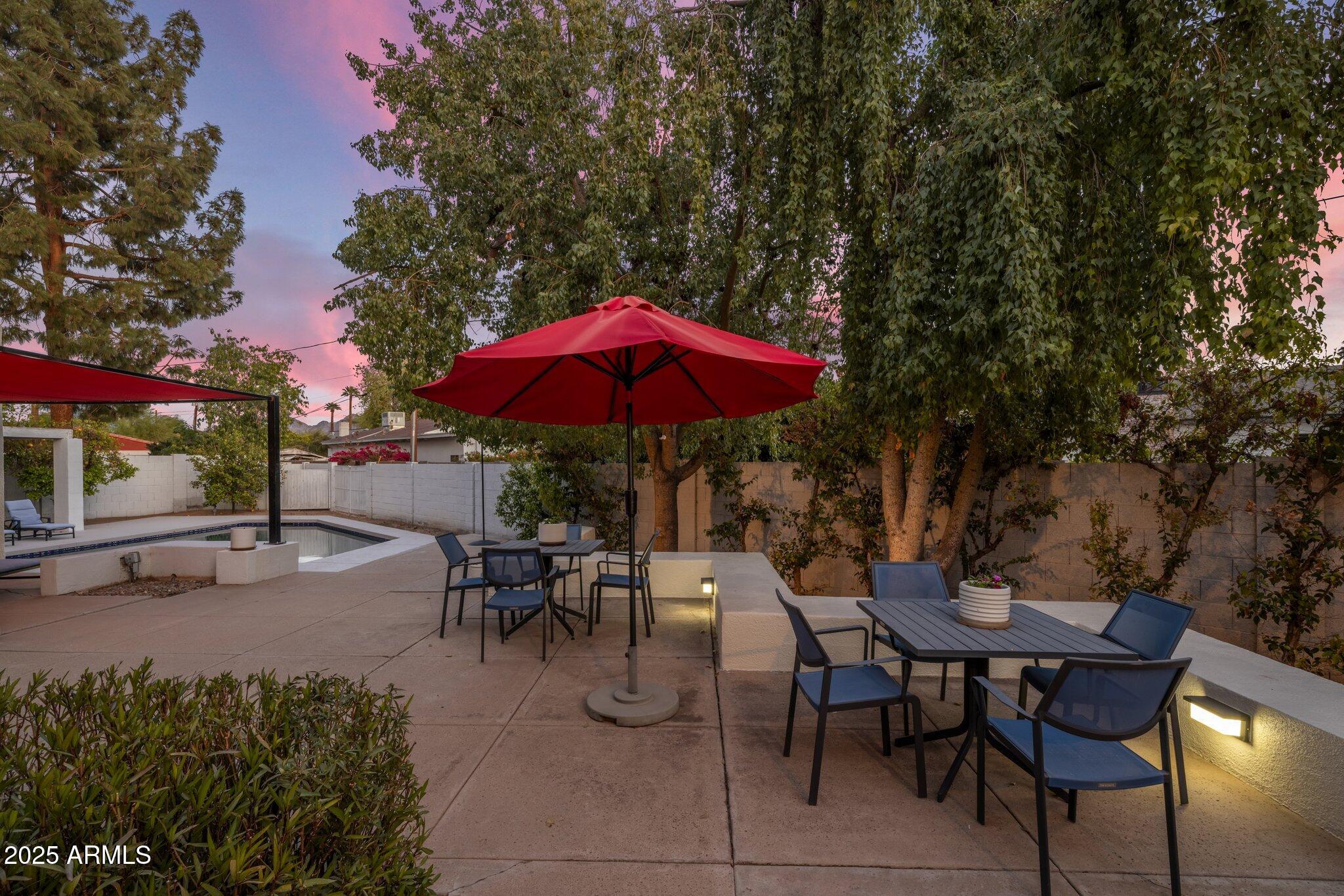 1209 W GOLDEN Lane