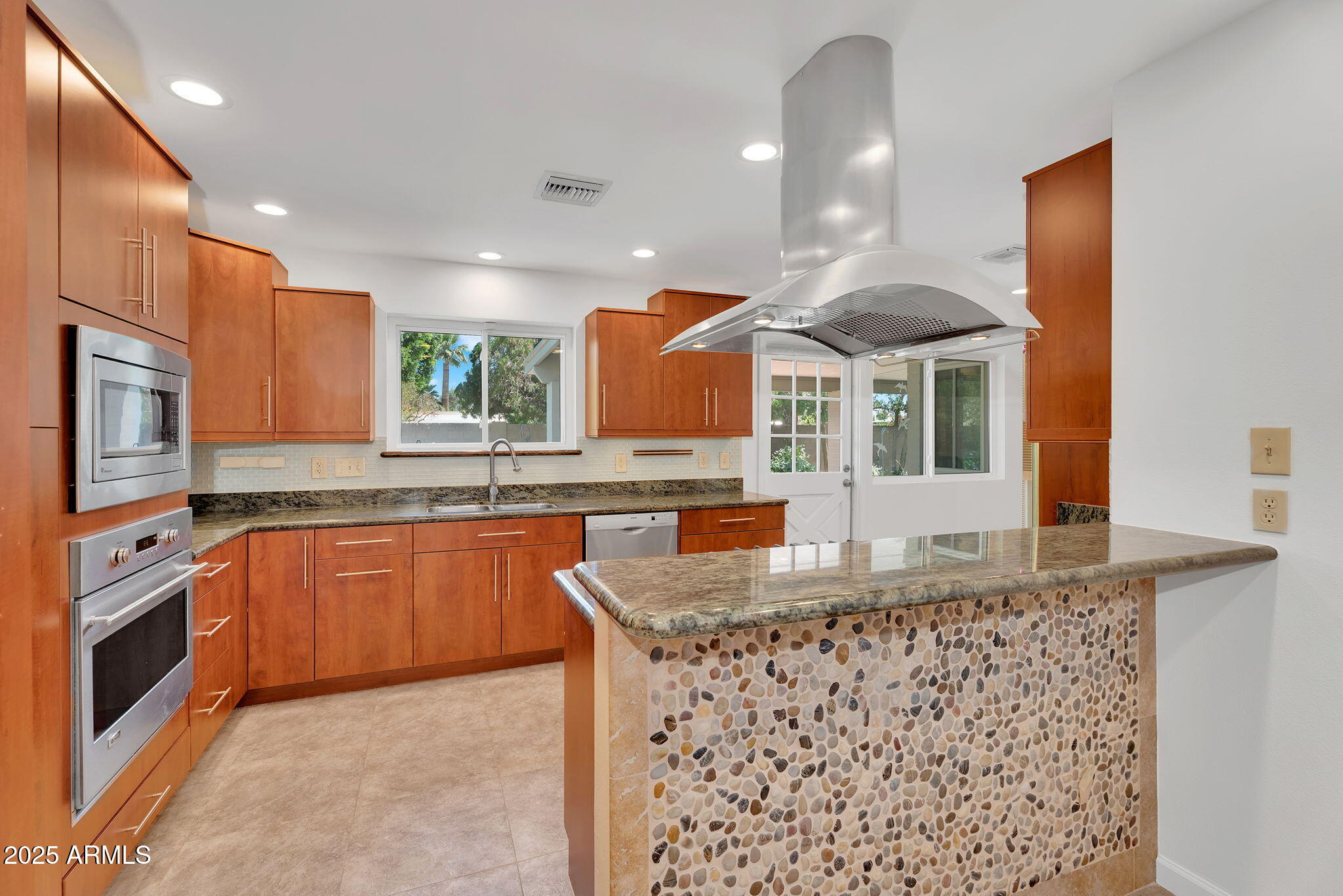 315 E MARLETTE Avenue