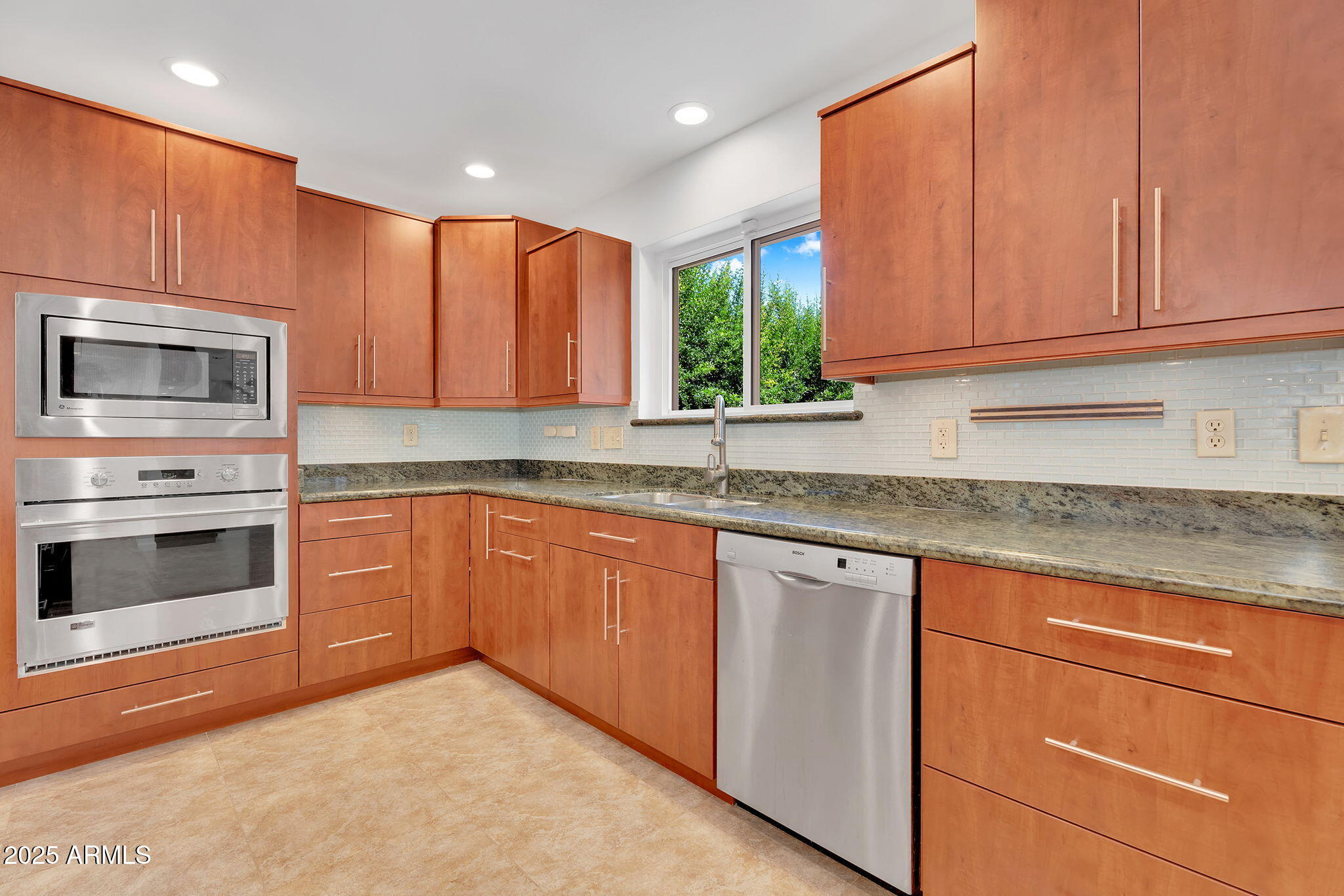 315 E MARLETTE Avenue