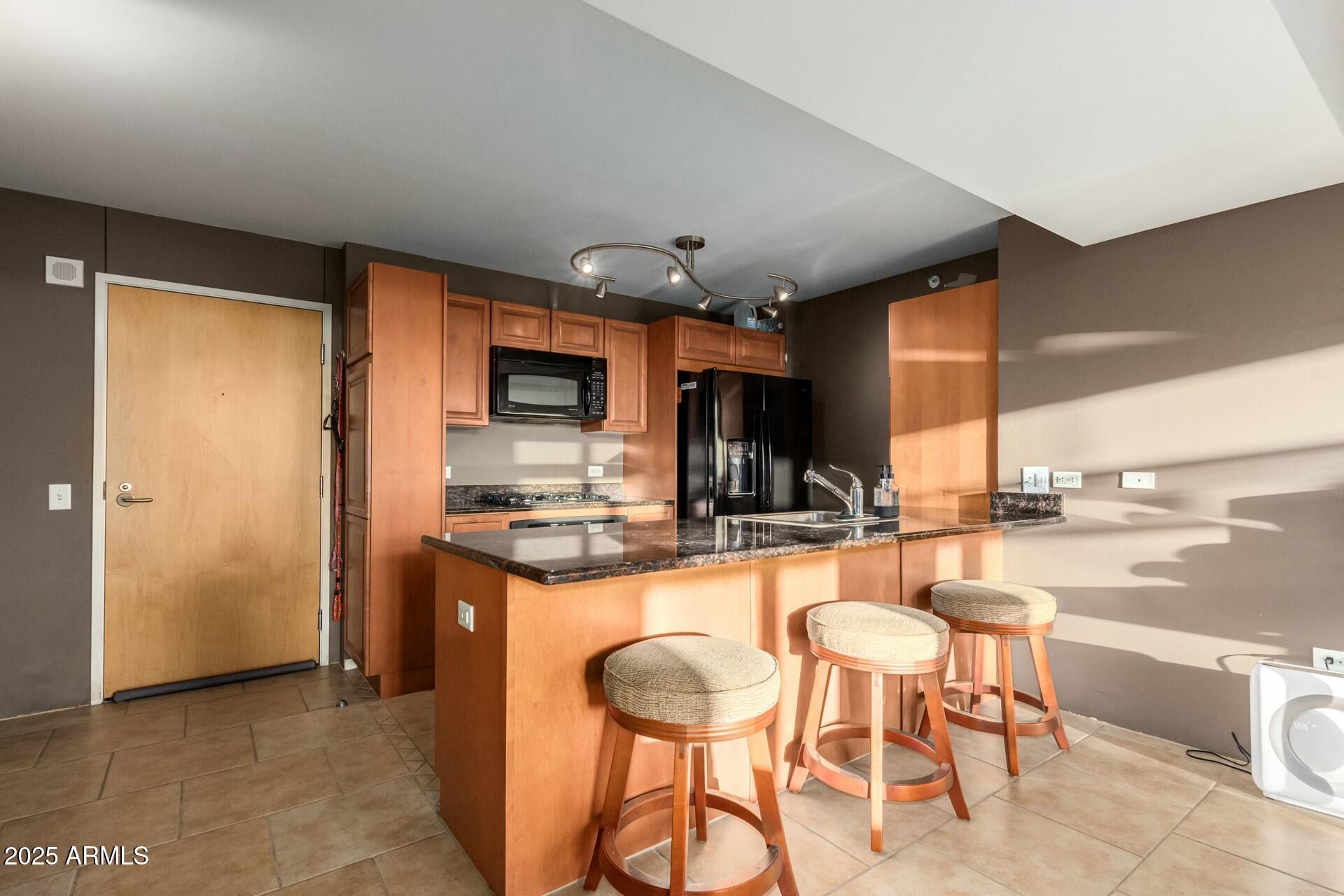 4808 N 24th Street, 527