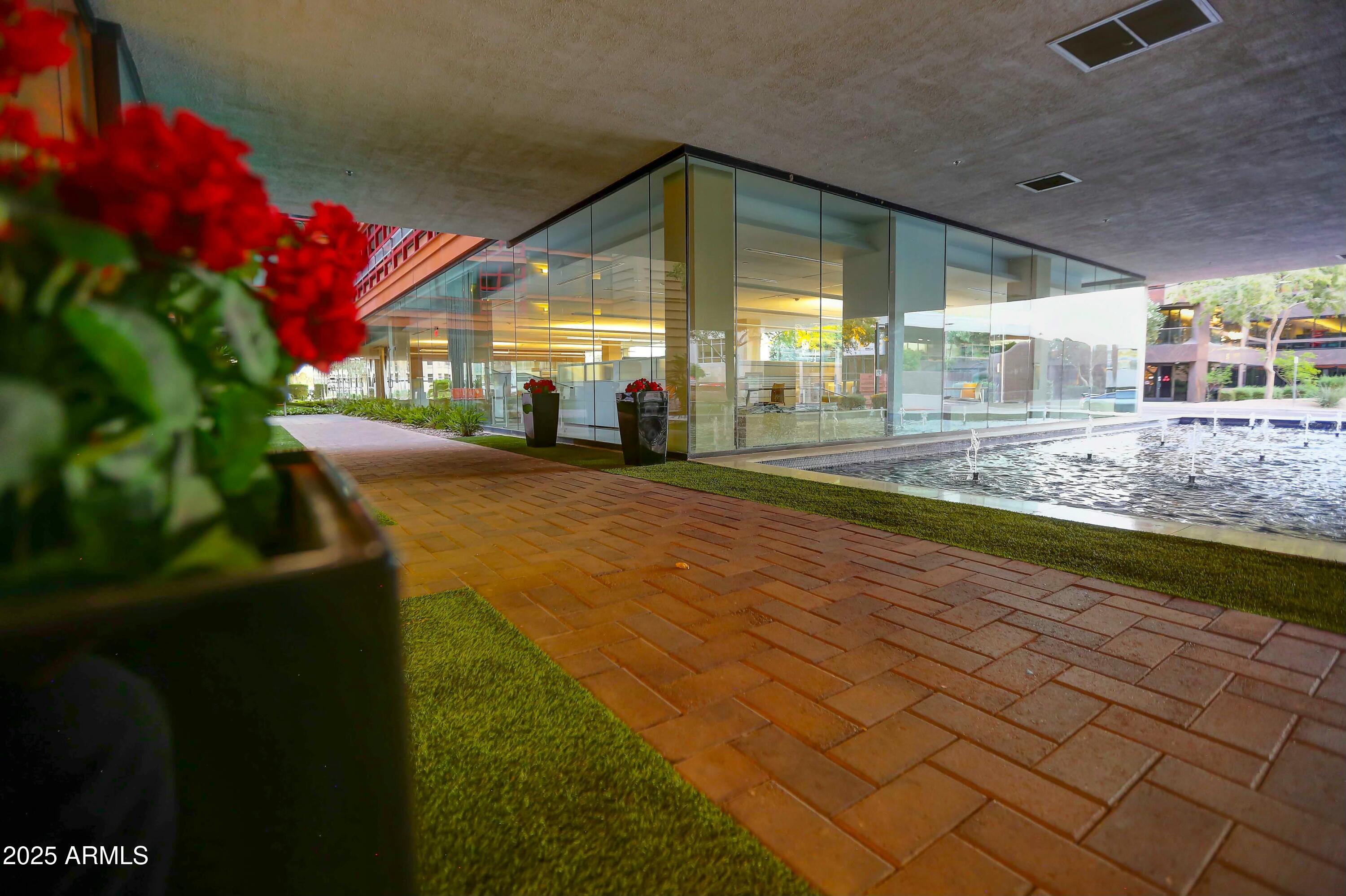 4808 N 24th Street, 527