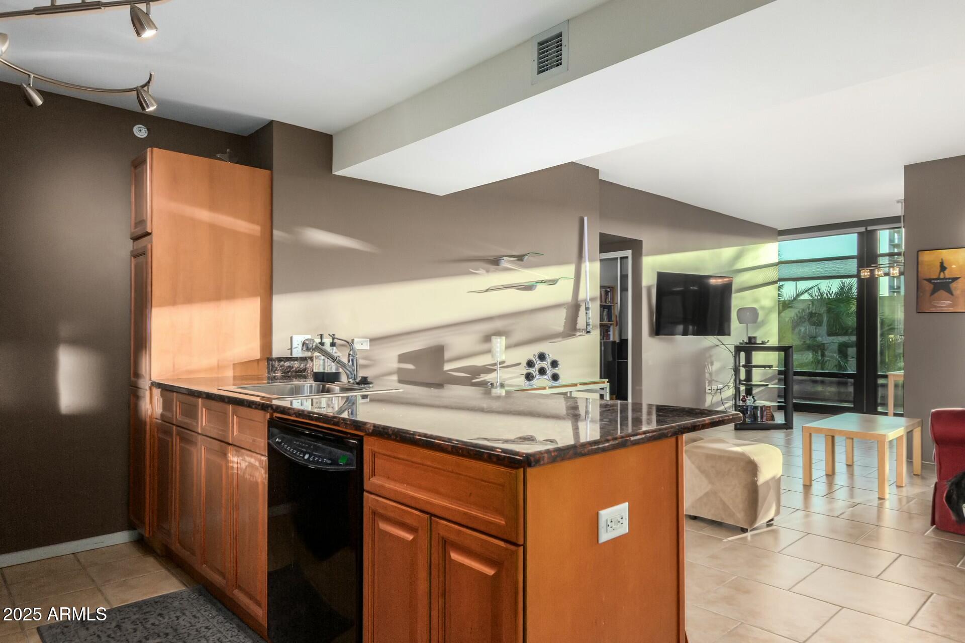 4808 N 24th Street, 527