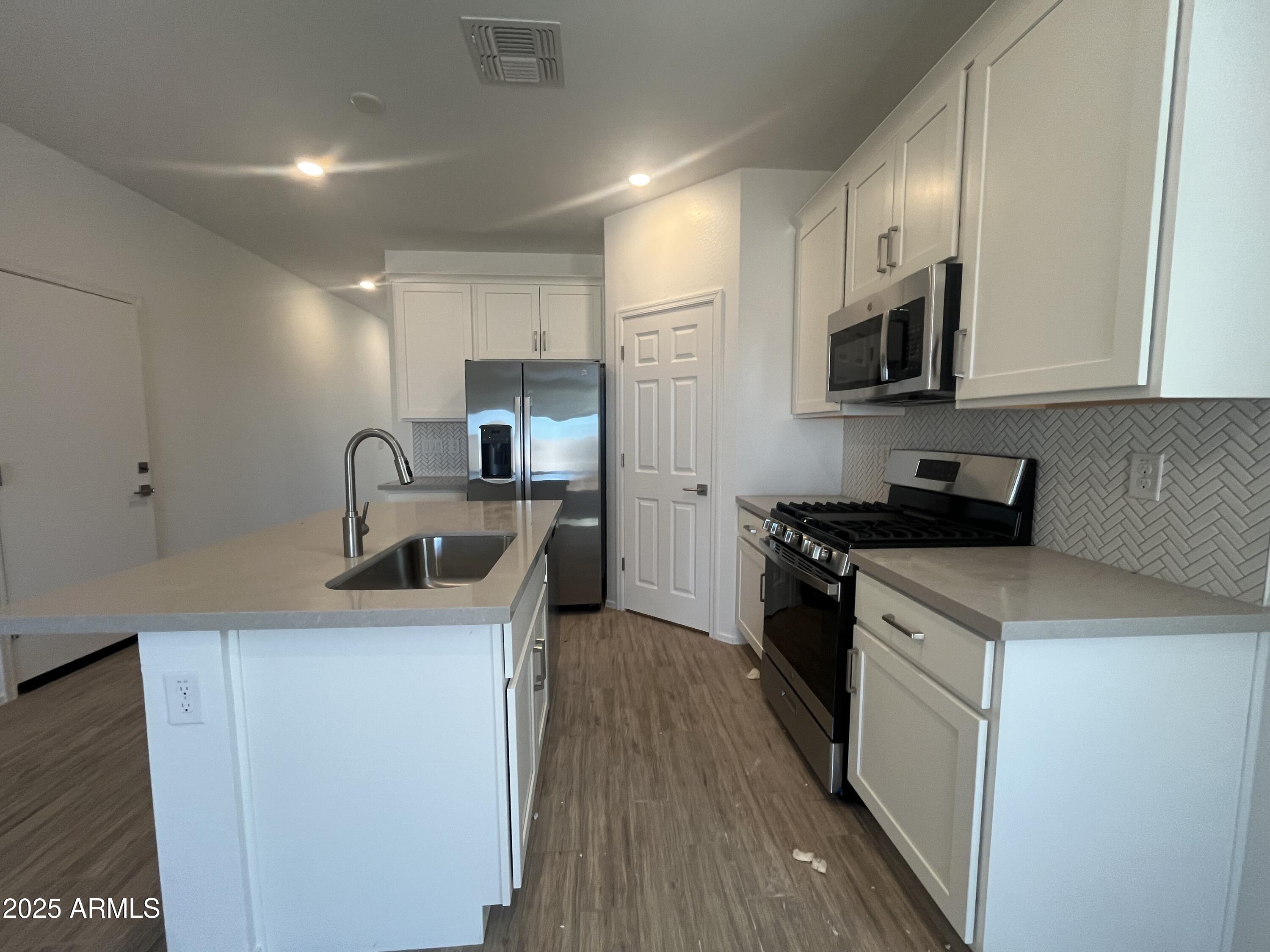 47692 W MOELLER Road