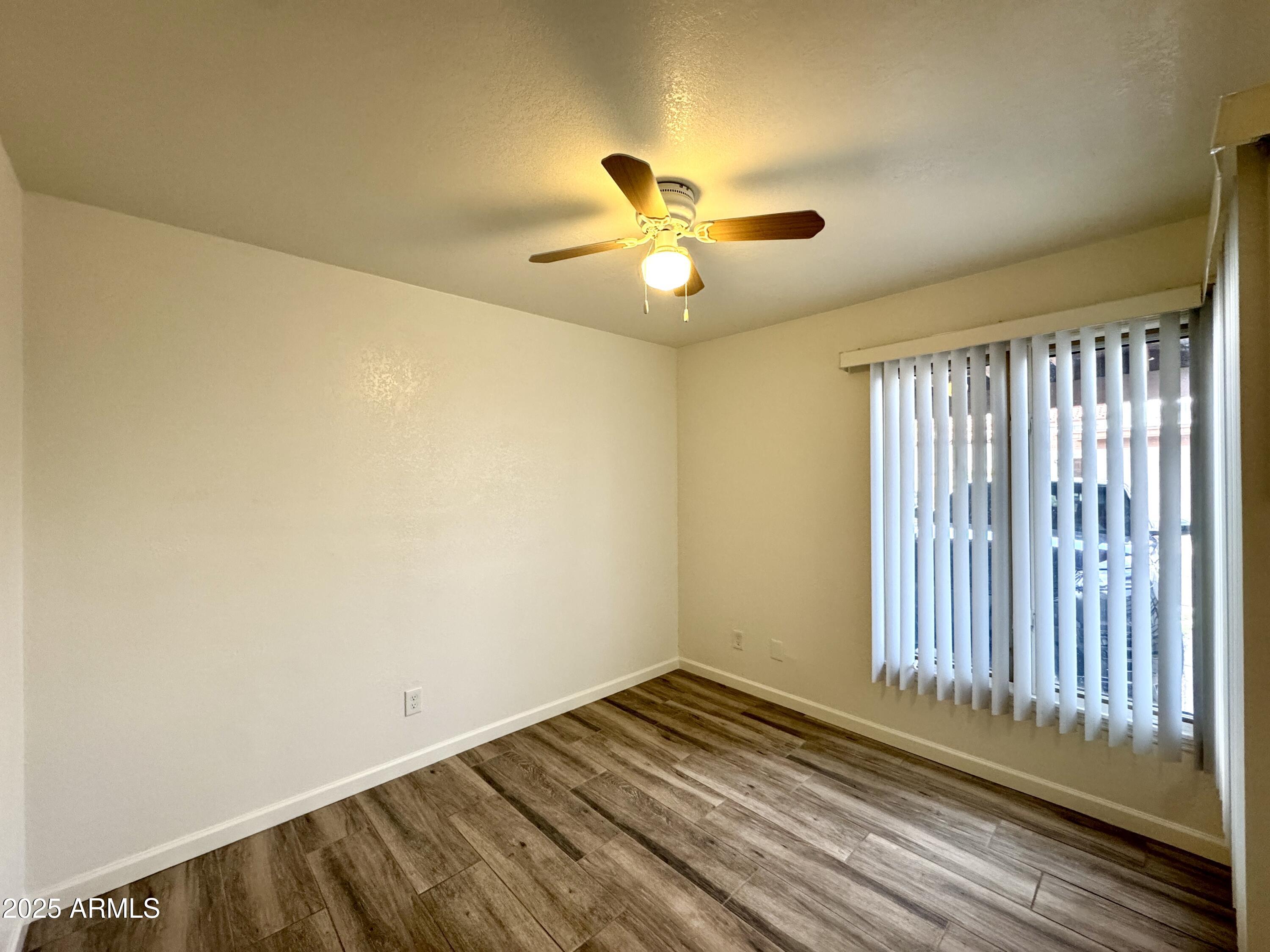 5114 E EDGEMONT Avenue