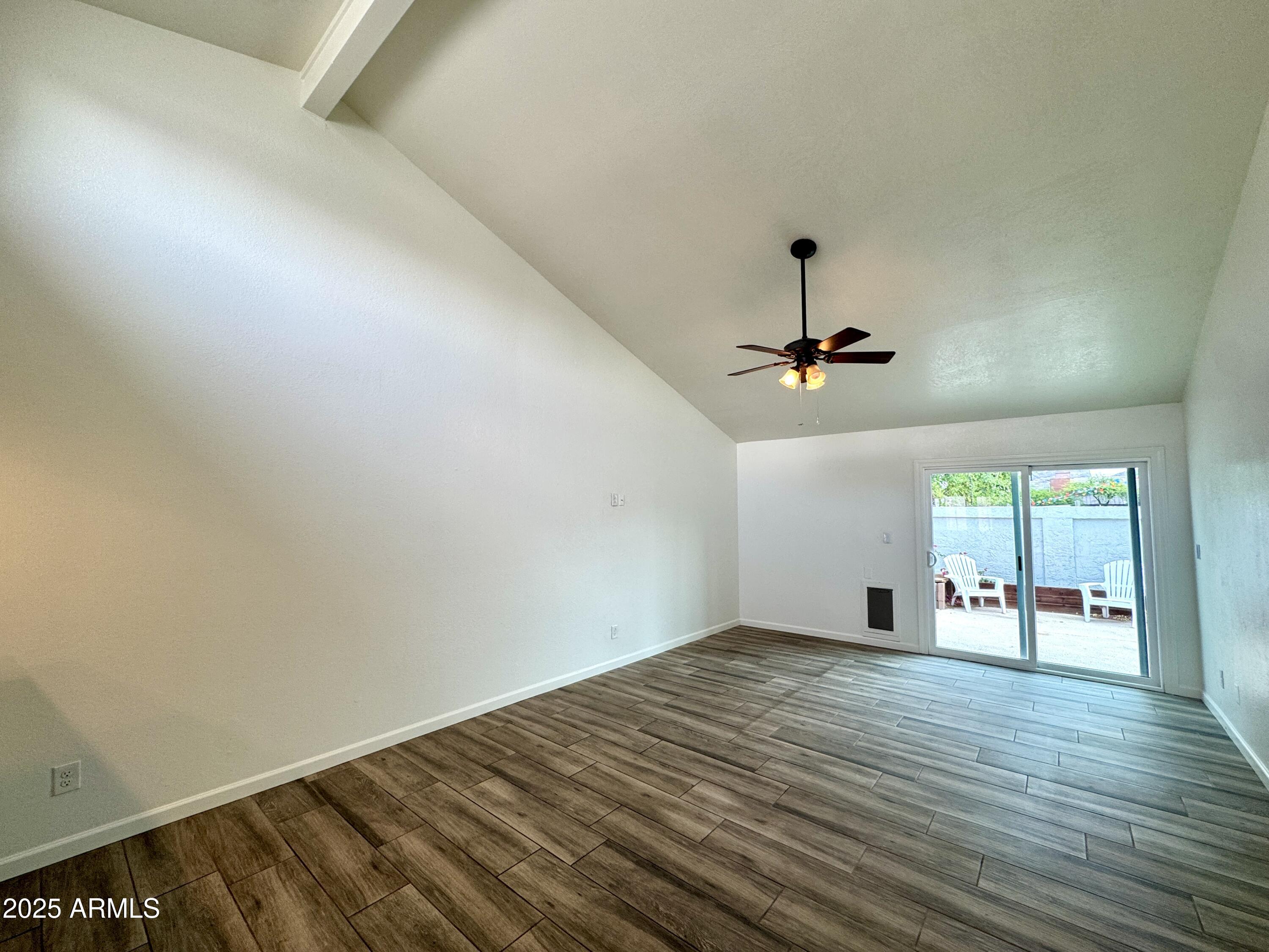 5114 E EDGEMONT Avenue