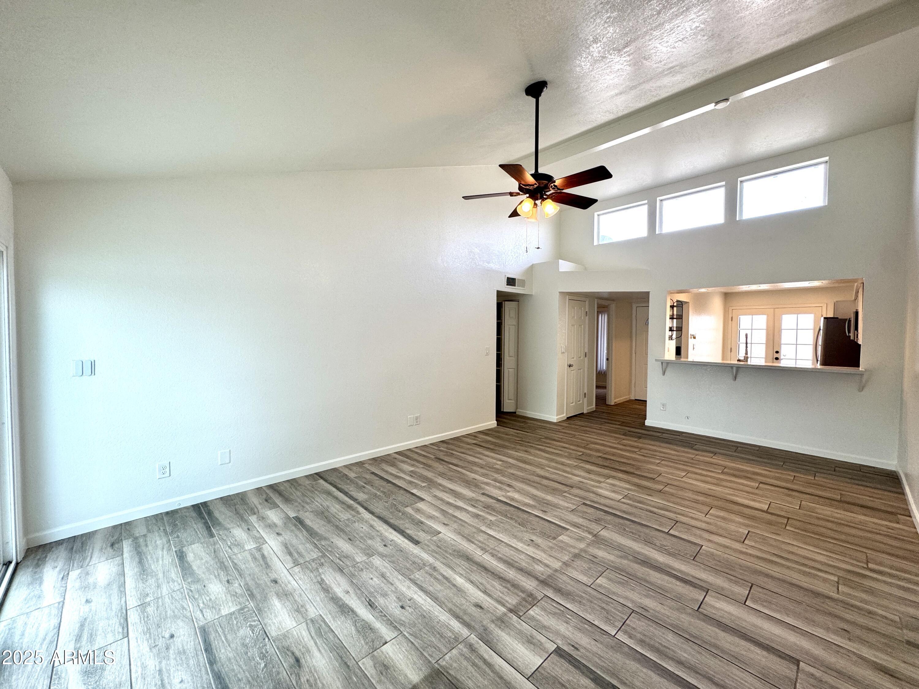 5114 E EDGEMONT Avenue