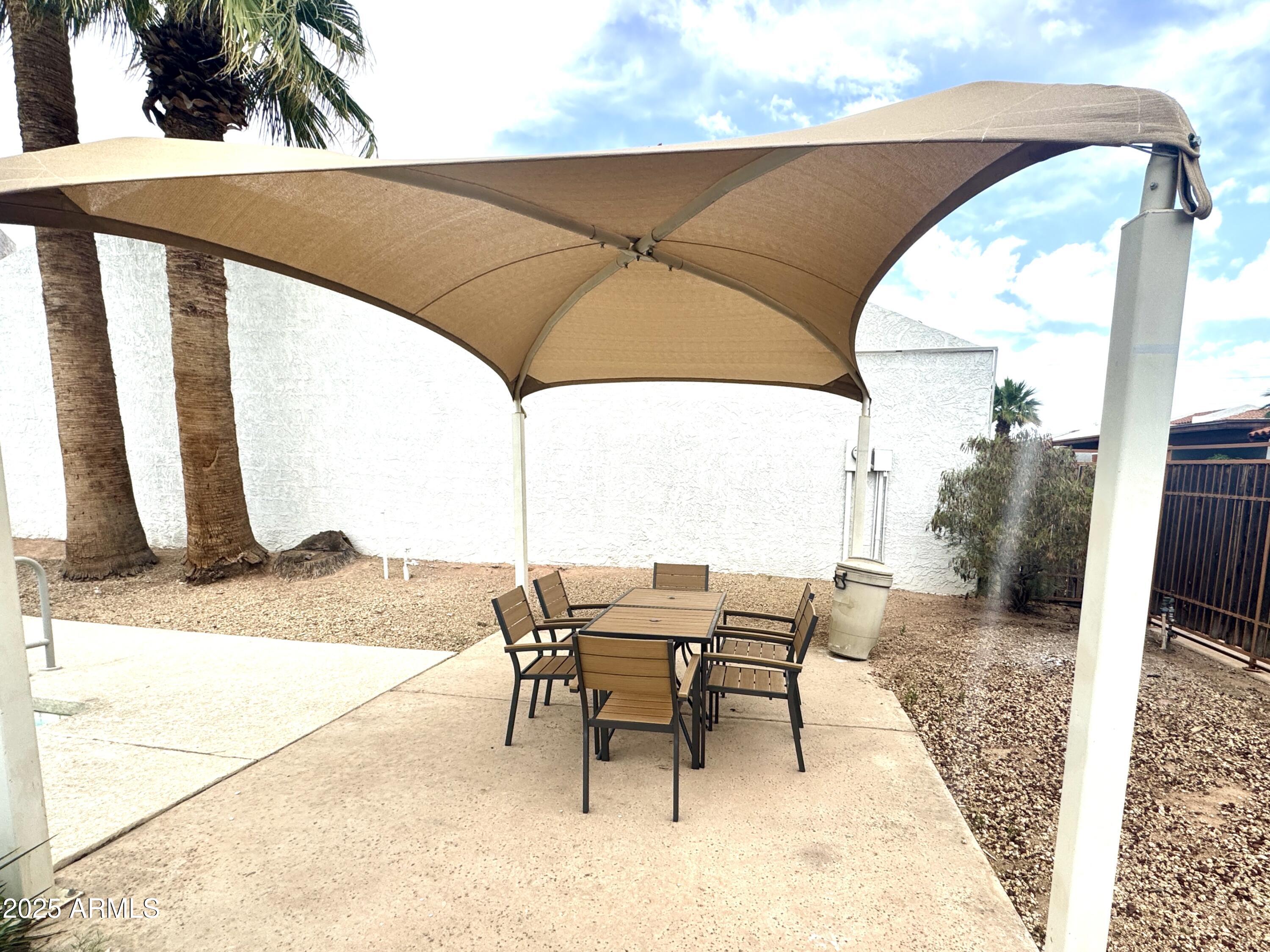 5114 E EDGEMONT Avenue