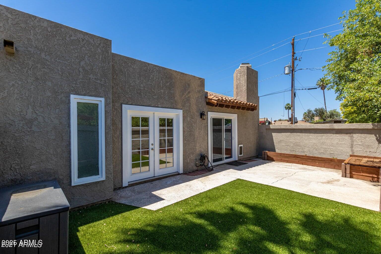 5114 E EDGEMONT Avenue