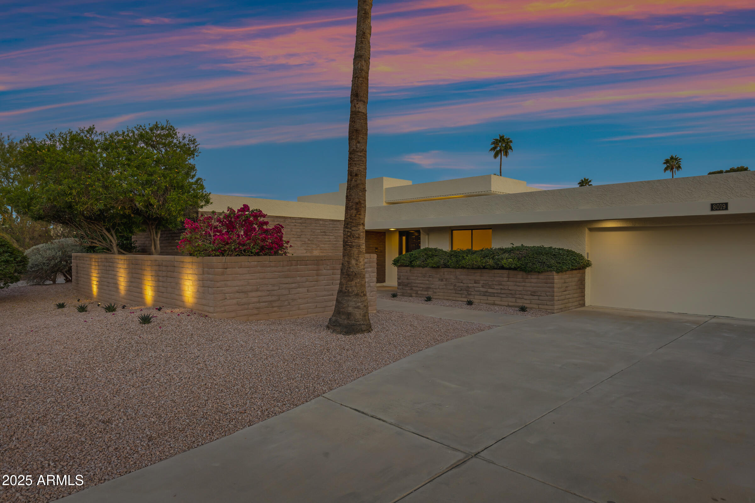 8019 E DEL TIMBRE Drive