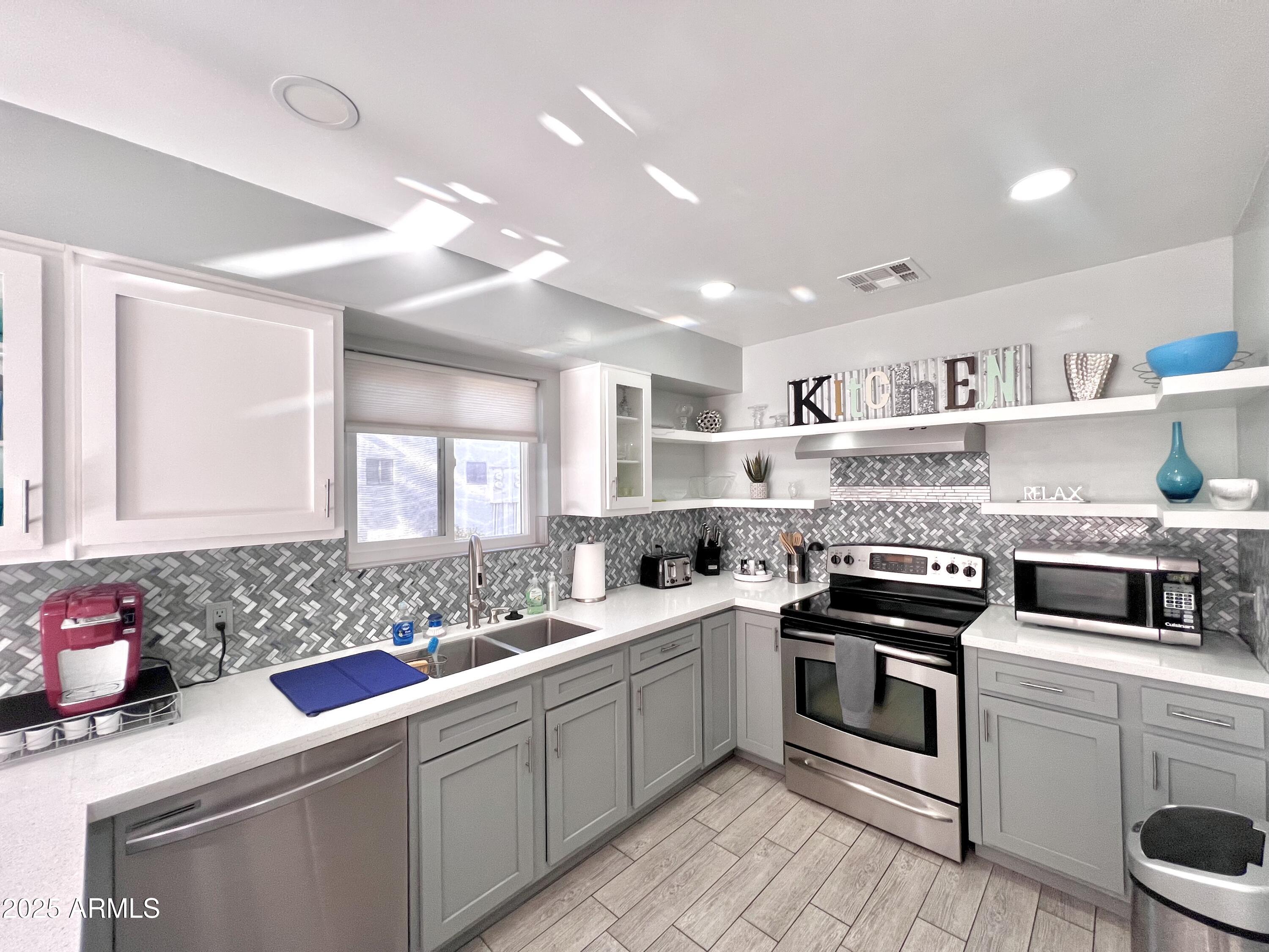 850 S RIVER Drive, 1085