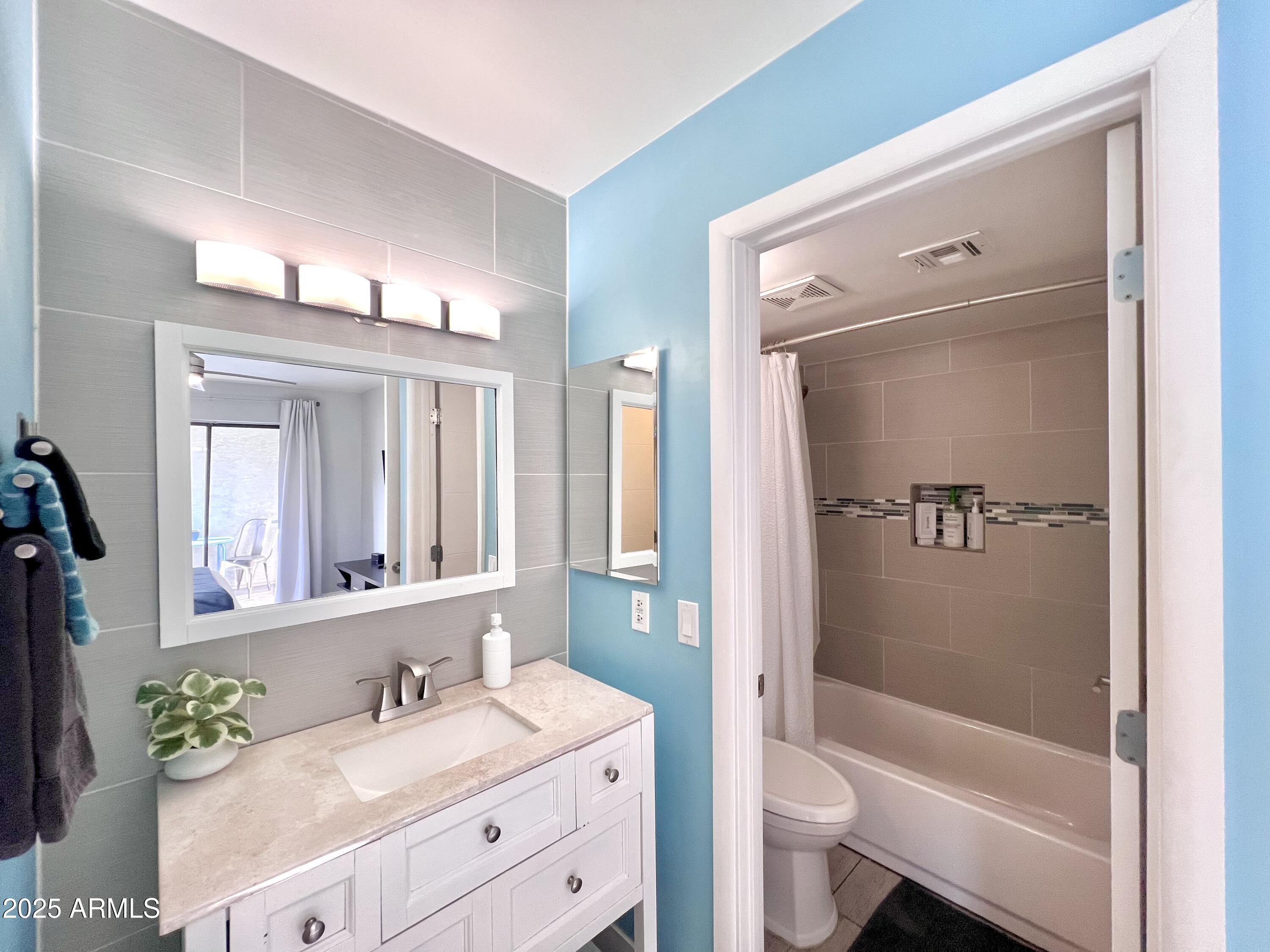 850 S RIVER Drive, 1085