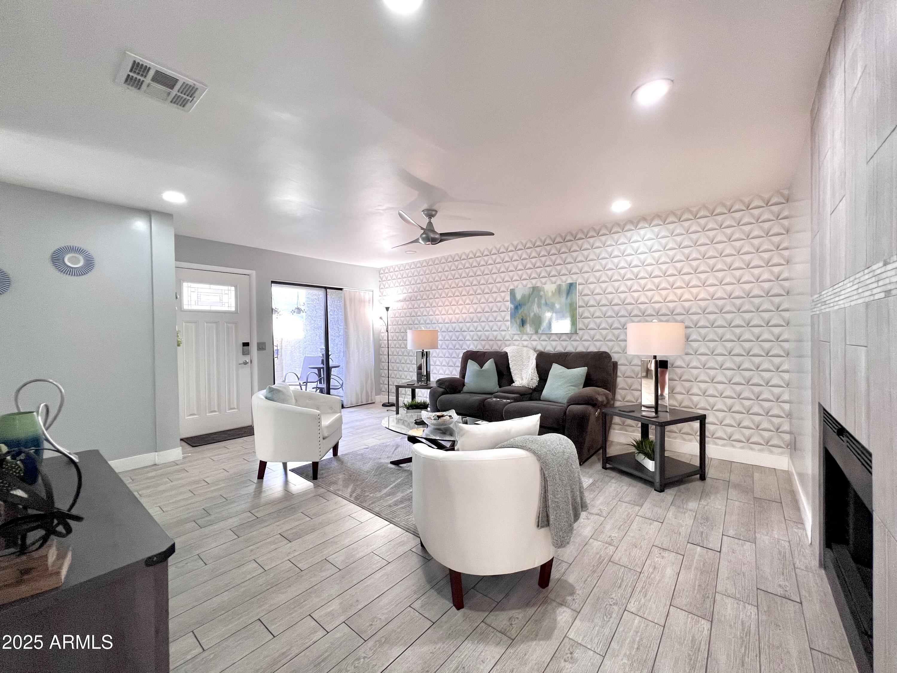 850 S RIVER Drive, 1085