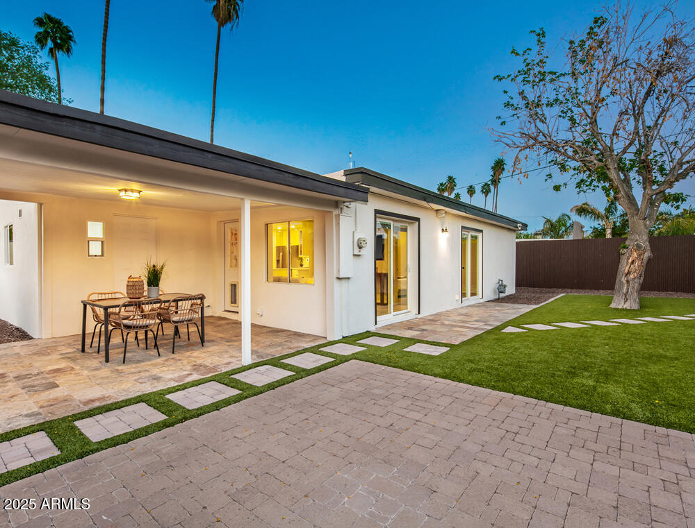 3517 E MONTEROSA Street