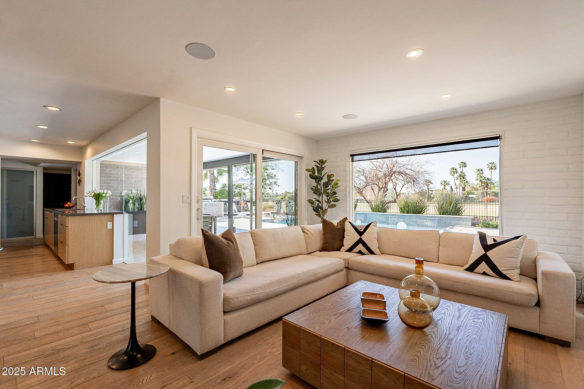 20 W Canterbury Lane