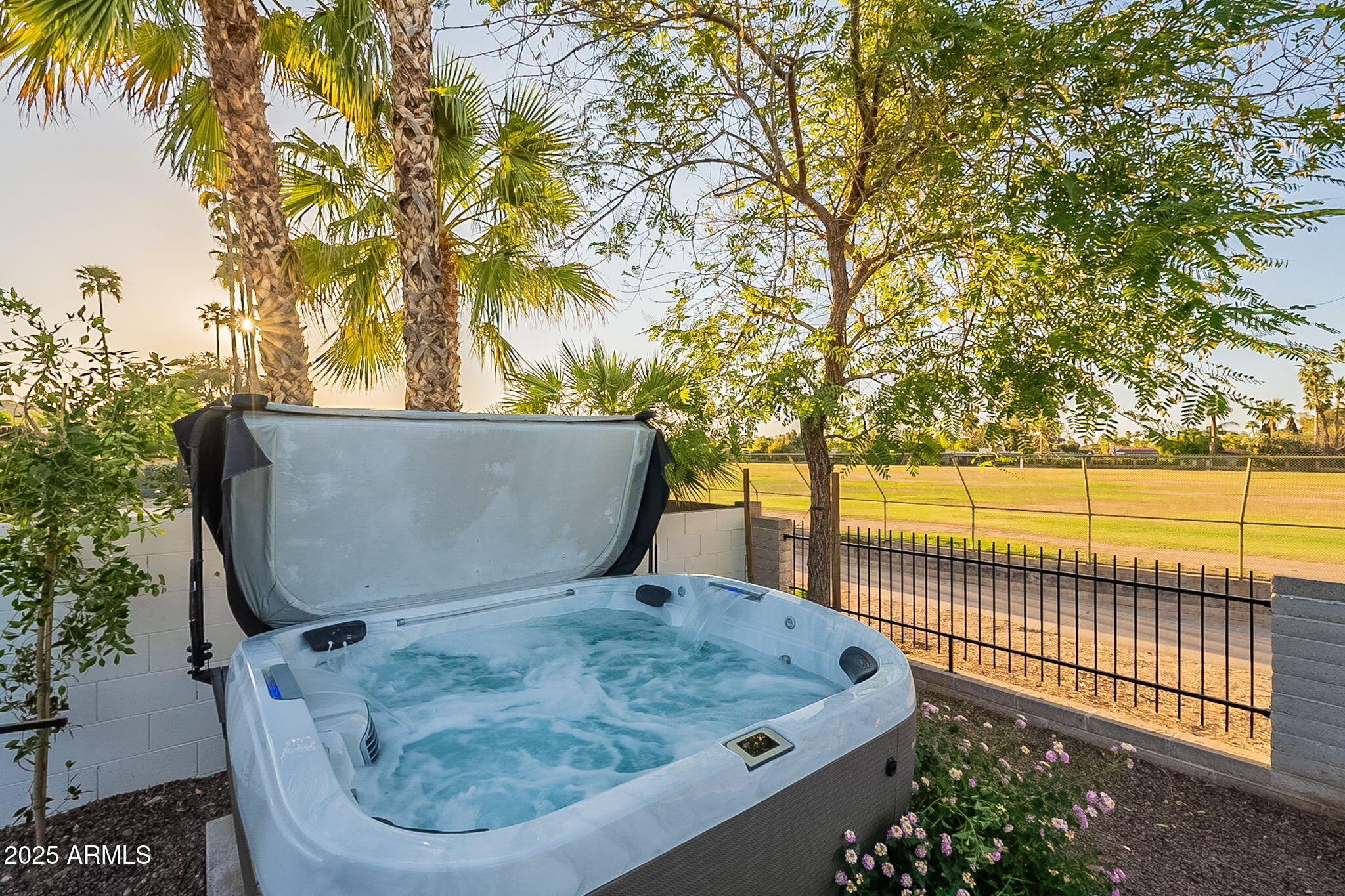 20 W Canterbury Lane