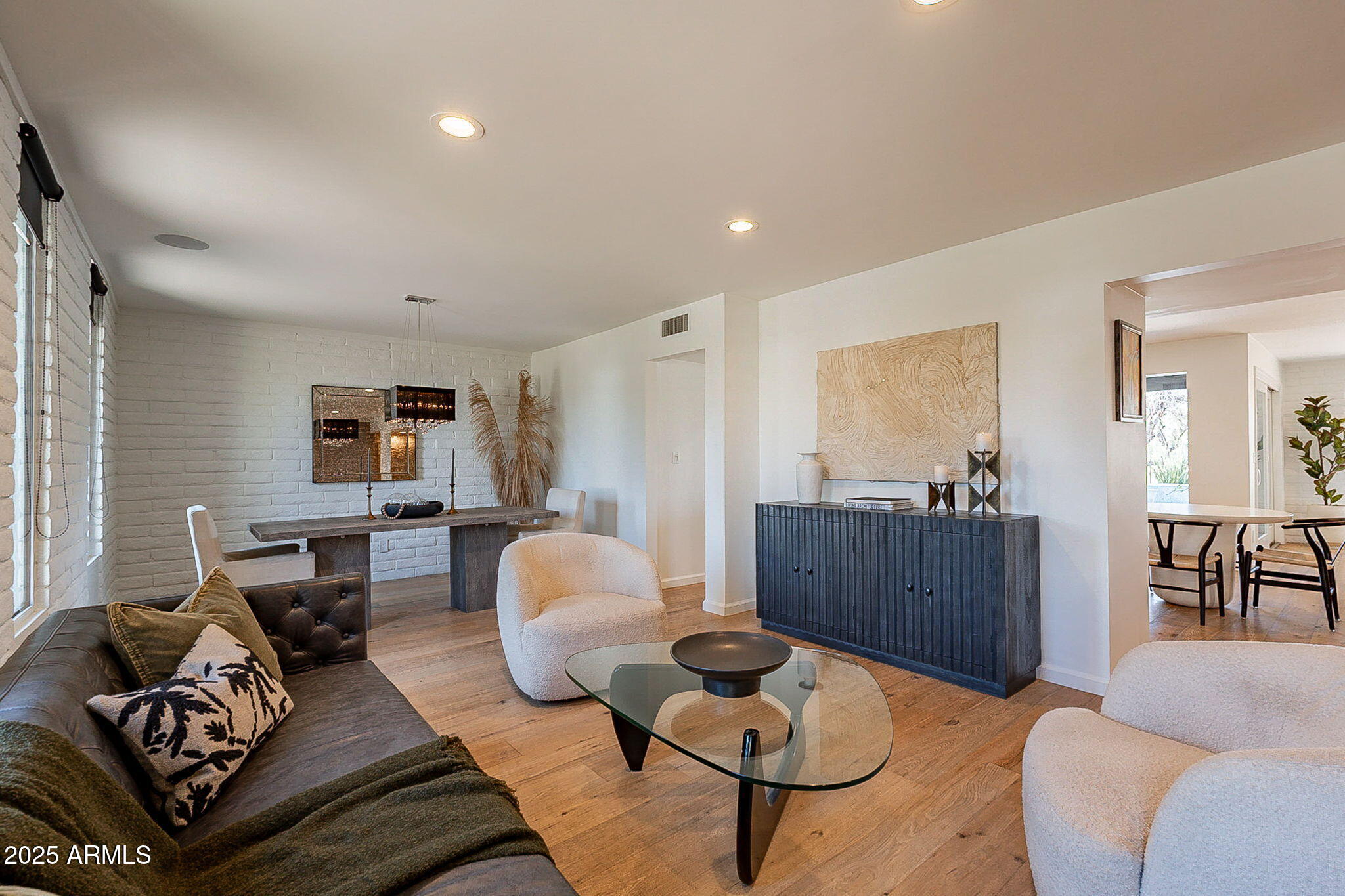 20 W Canterbury Lane