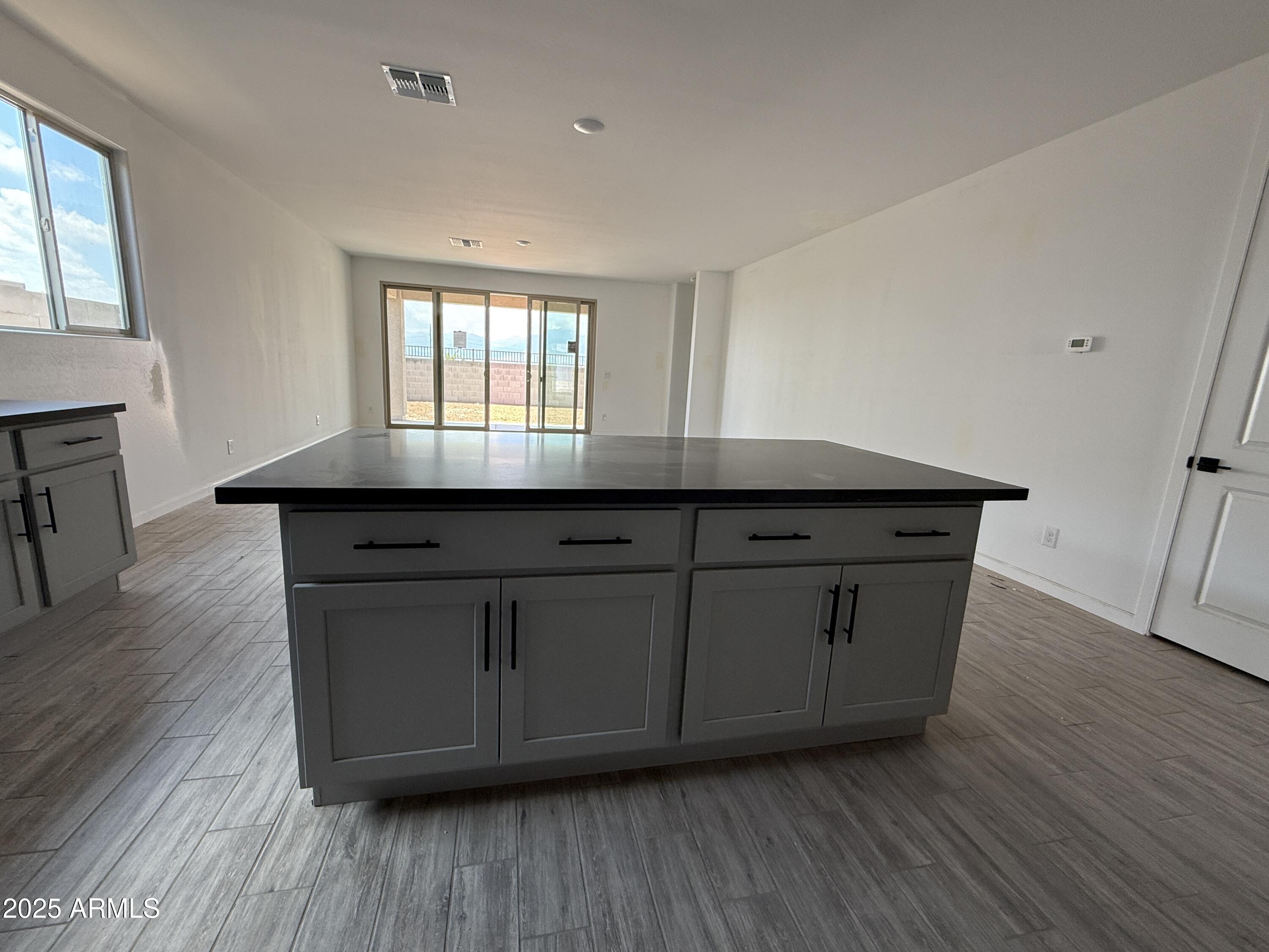 9539 W PARKWAY Drive