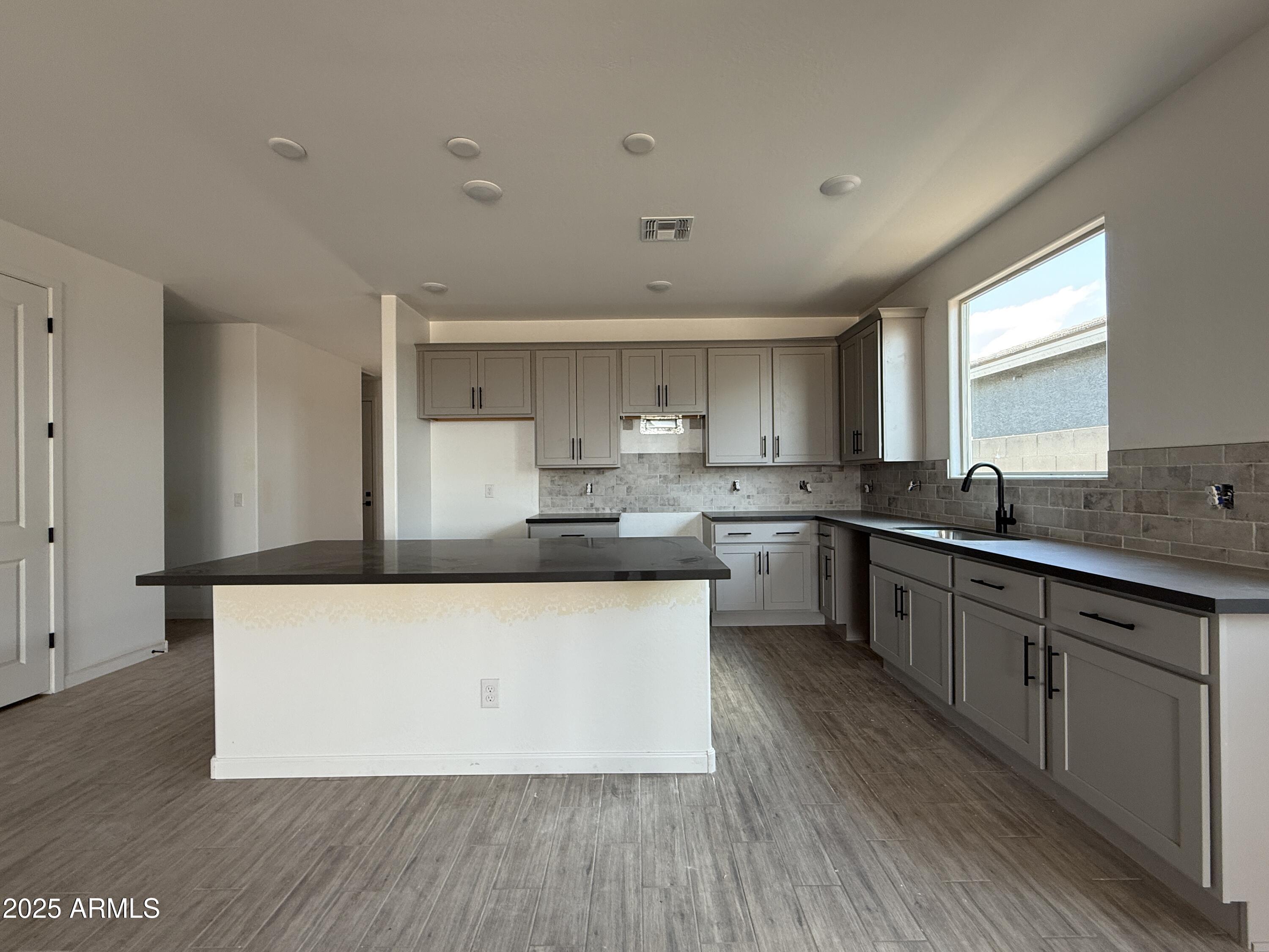 9539 W PARKWAY Drive