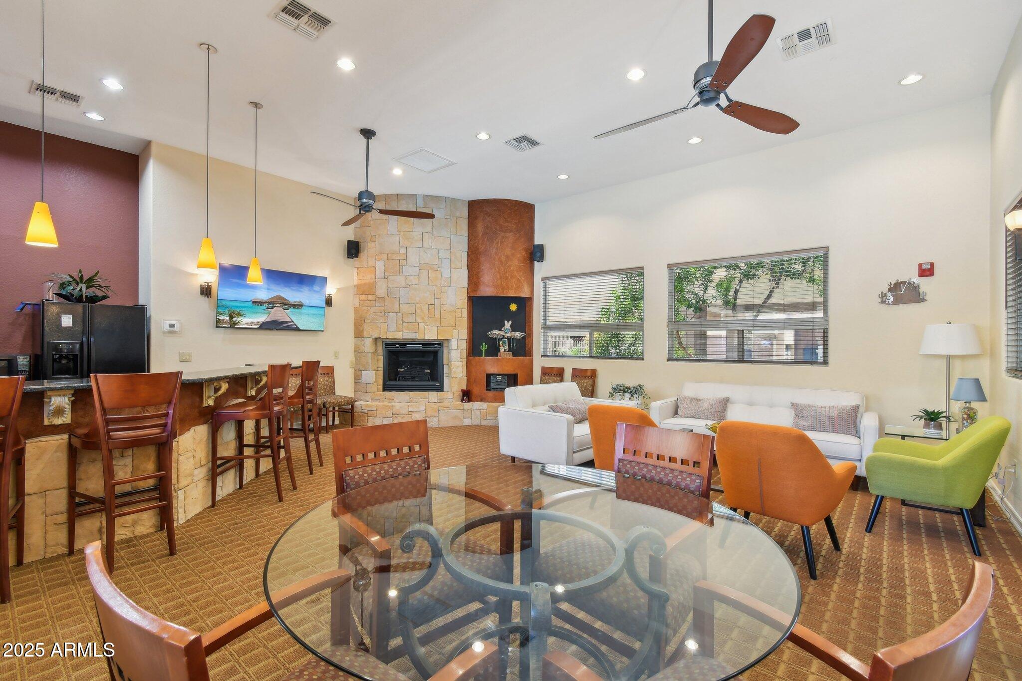 9820 N Central Avenue, 234