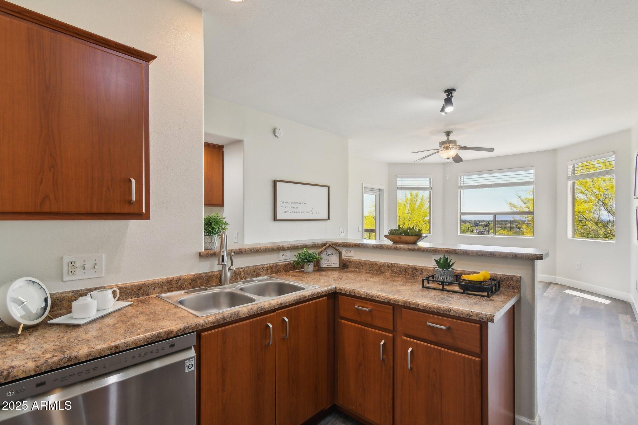 9820 N Central Avenue, 234