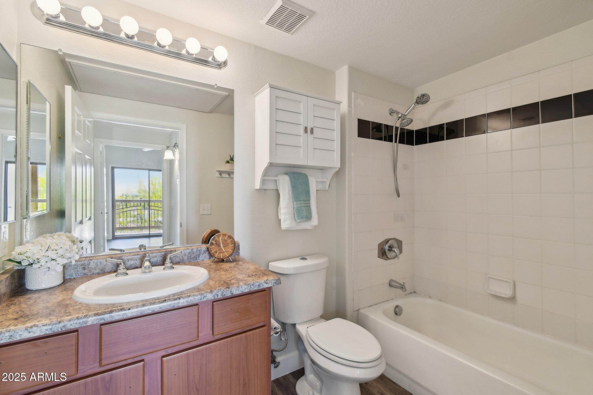 9820 N Central Avenue, 234