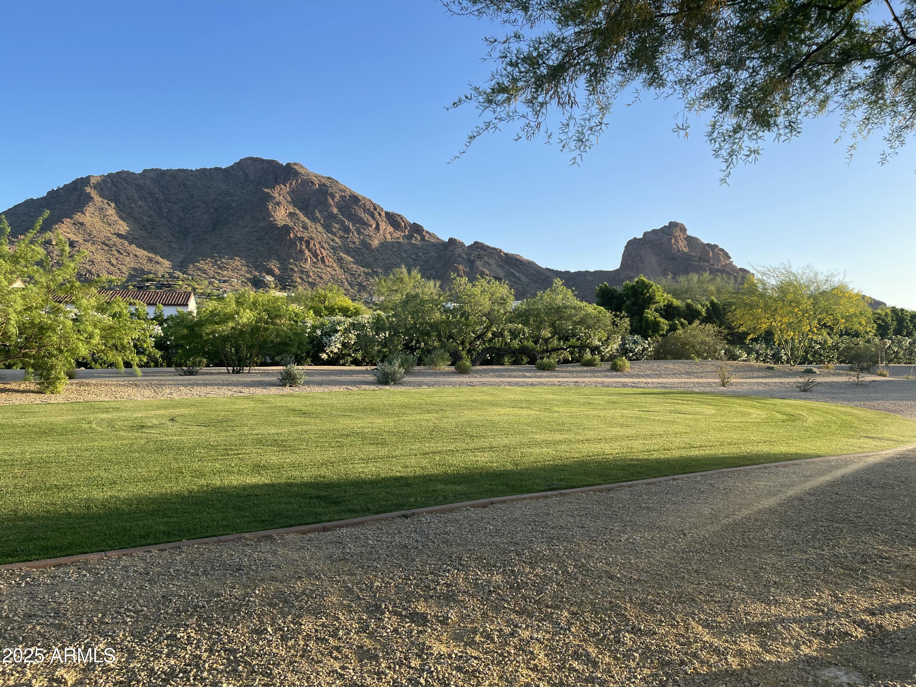 5635 E LINCOLN Drive, 26