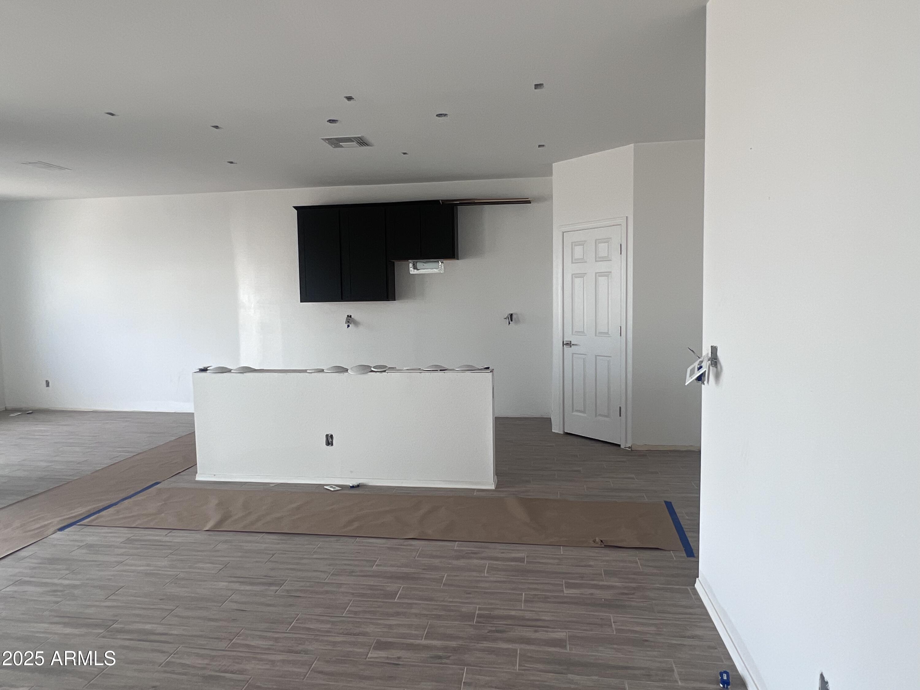 24113 W BOWKER Street