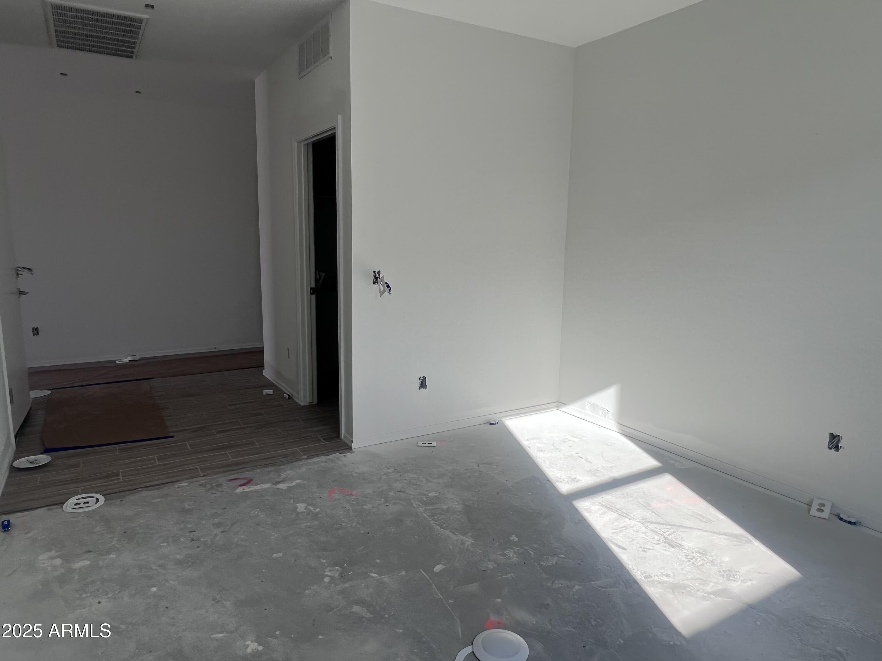 24113 W BOWKER Street