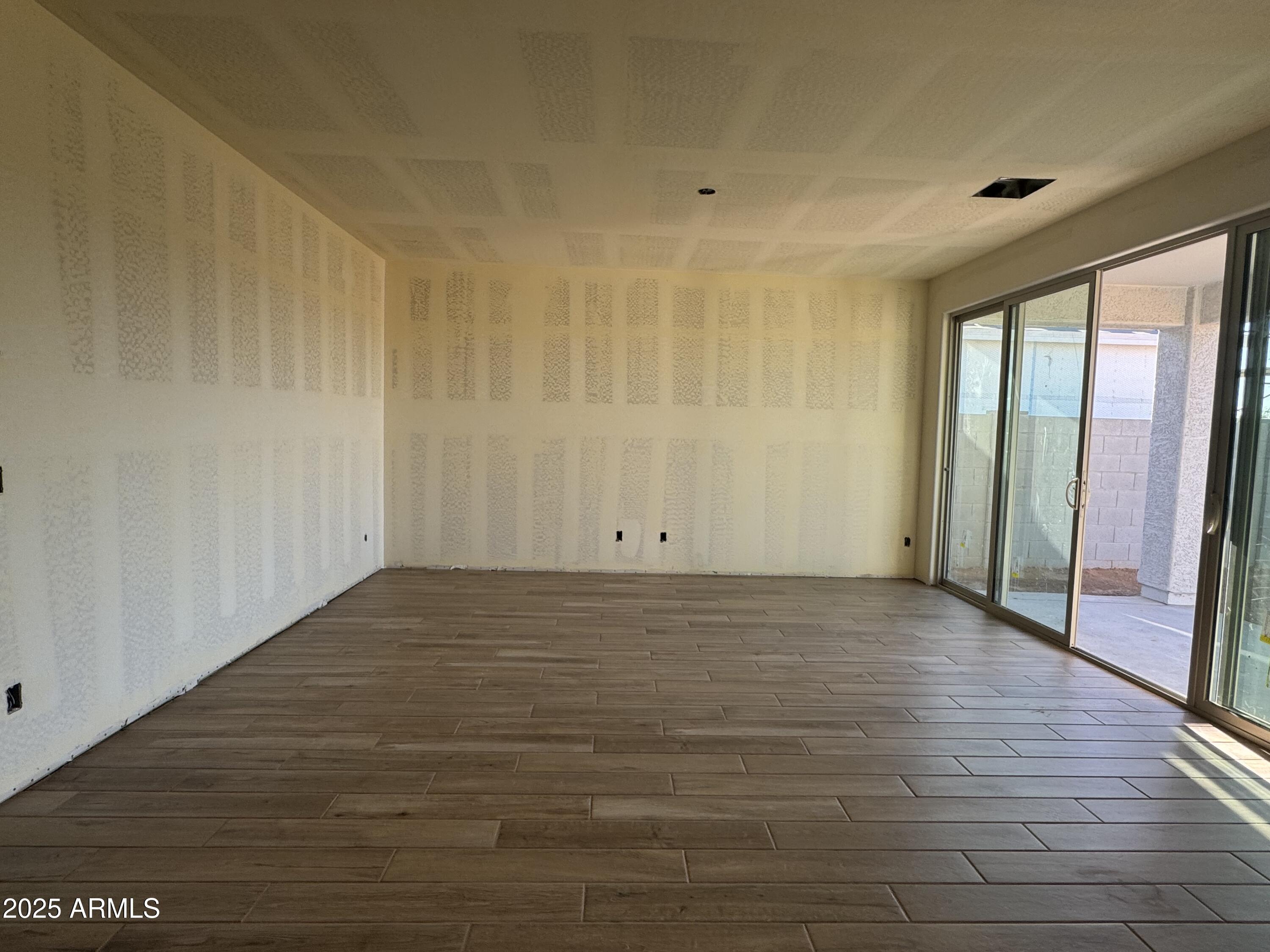 15792 W BERYL Avenue