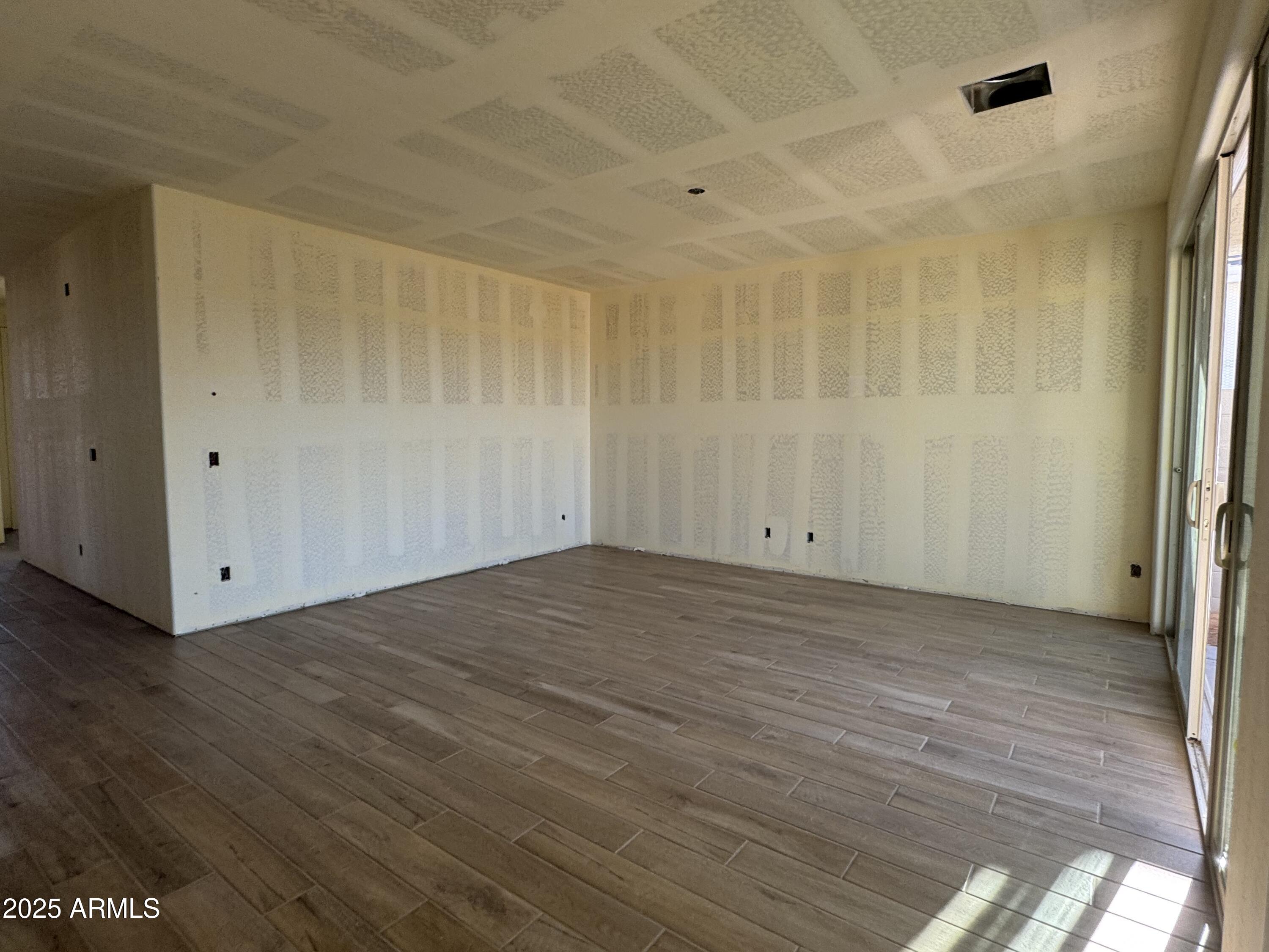 15792 W BERYL Avenue