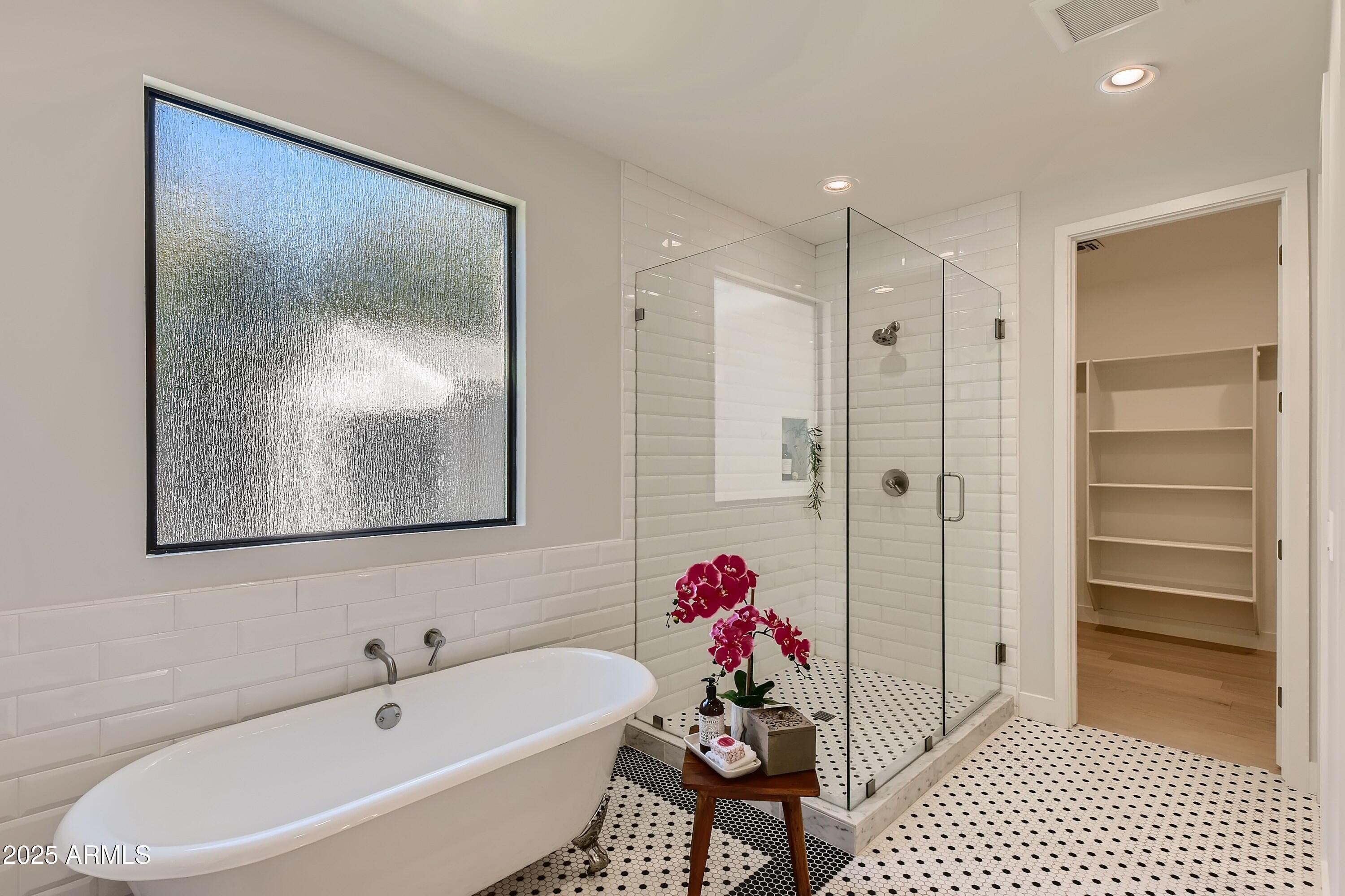 3720 N 40TH Place
