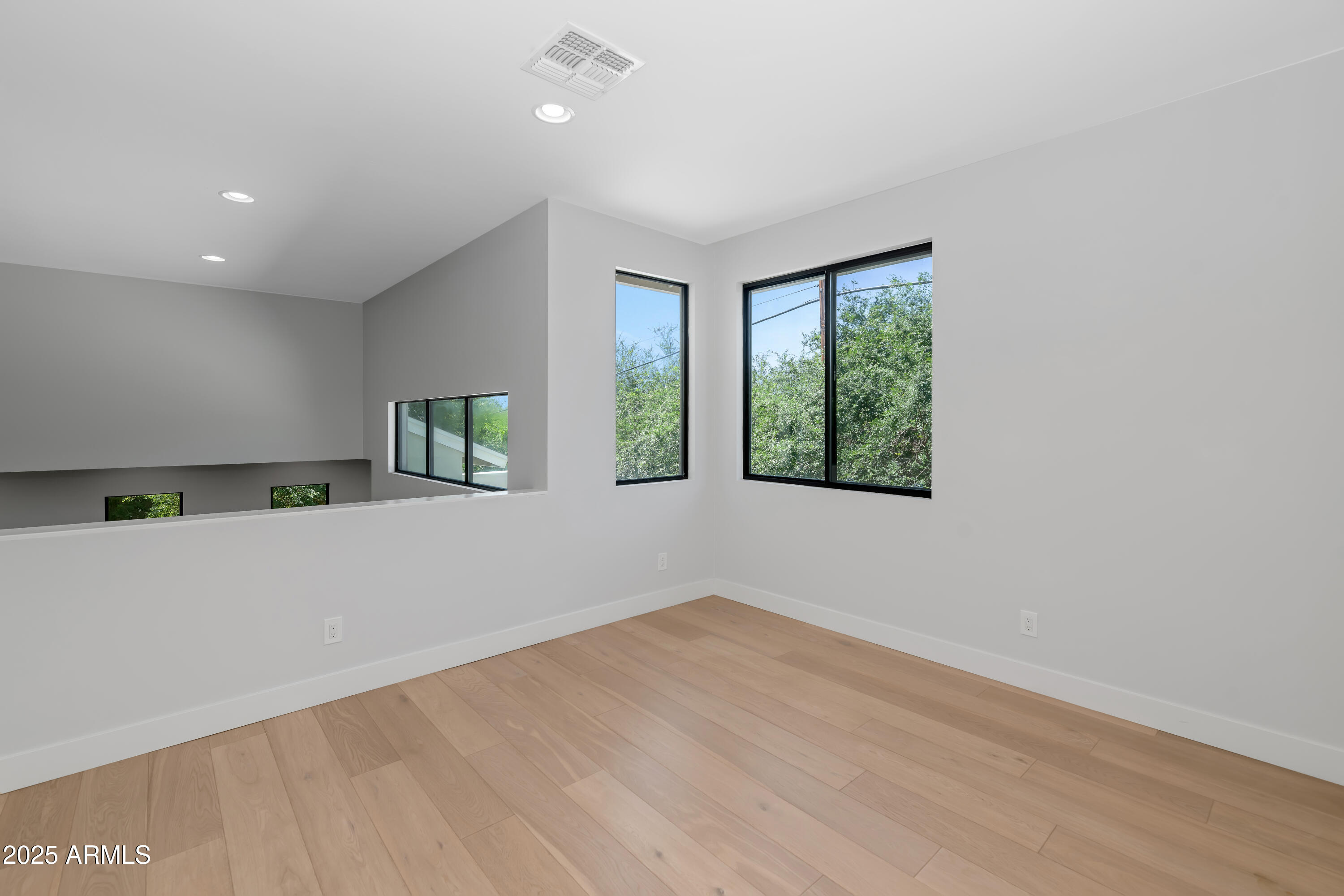 3720 N 40TH Place