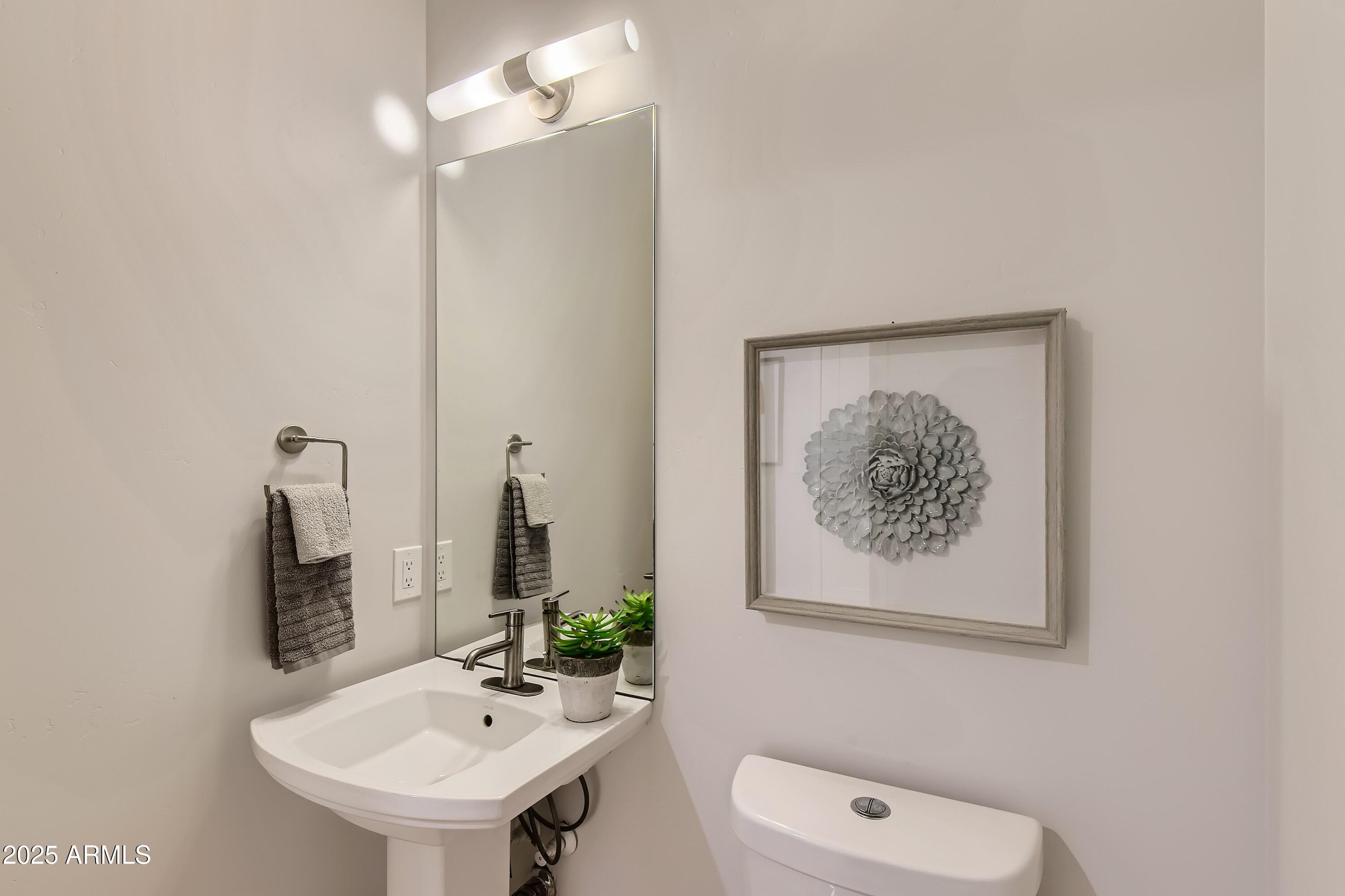 3720 N 40TH Place