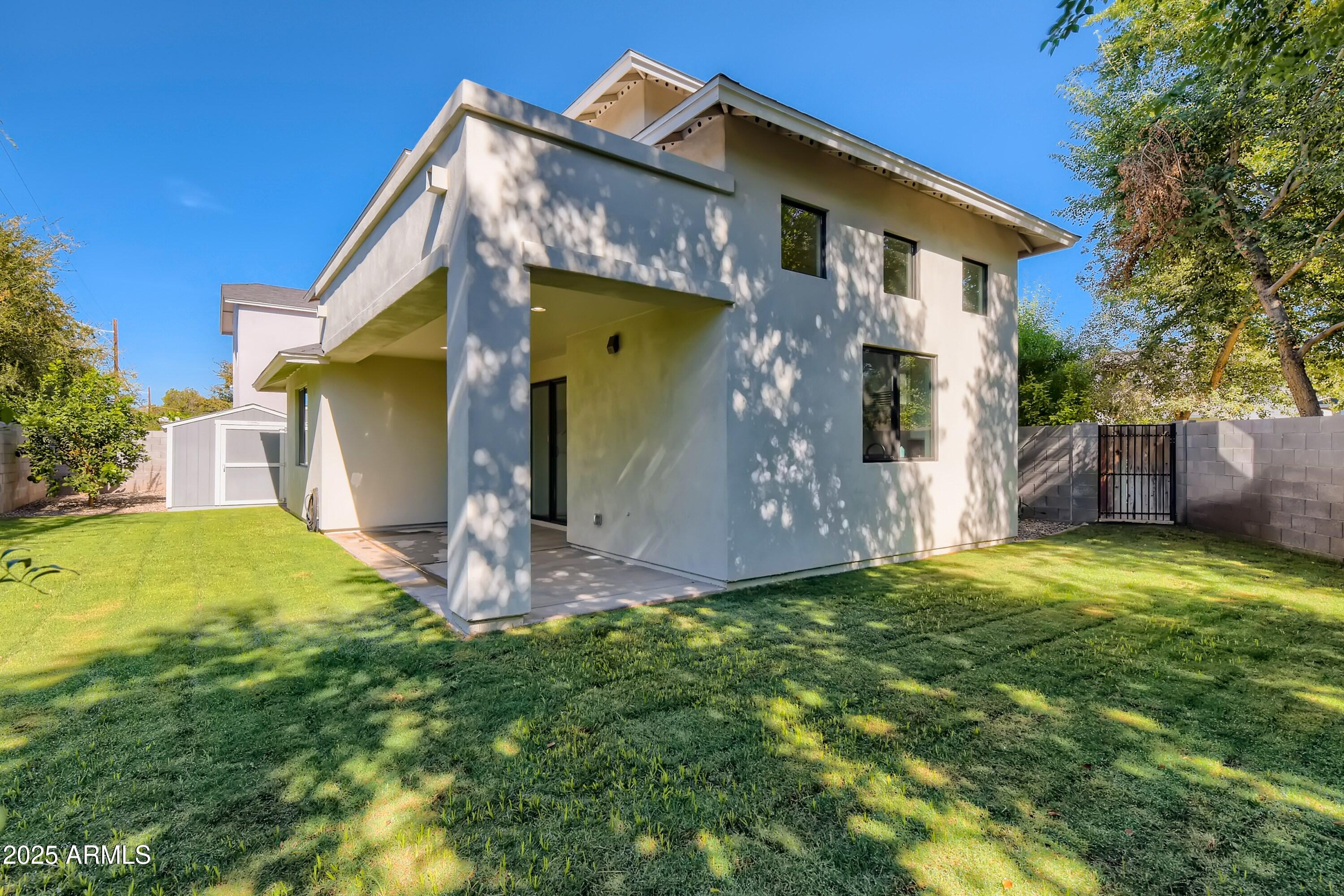 3720 N 40TH Place