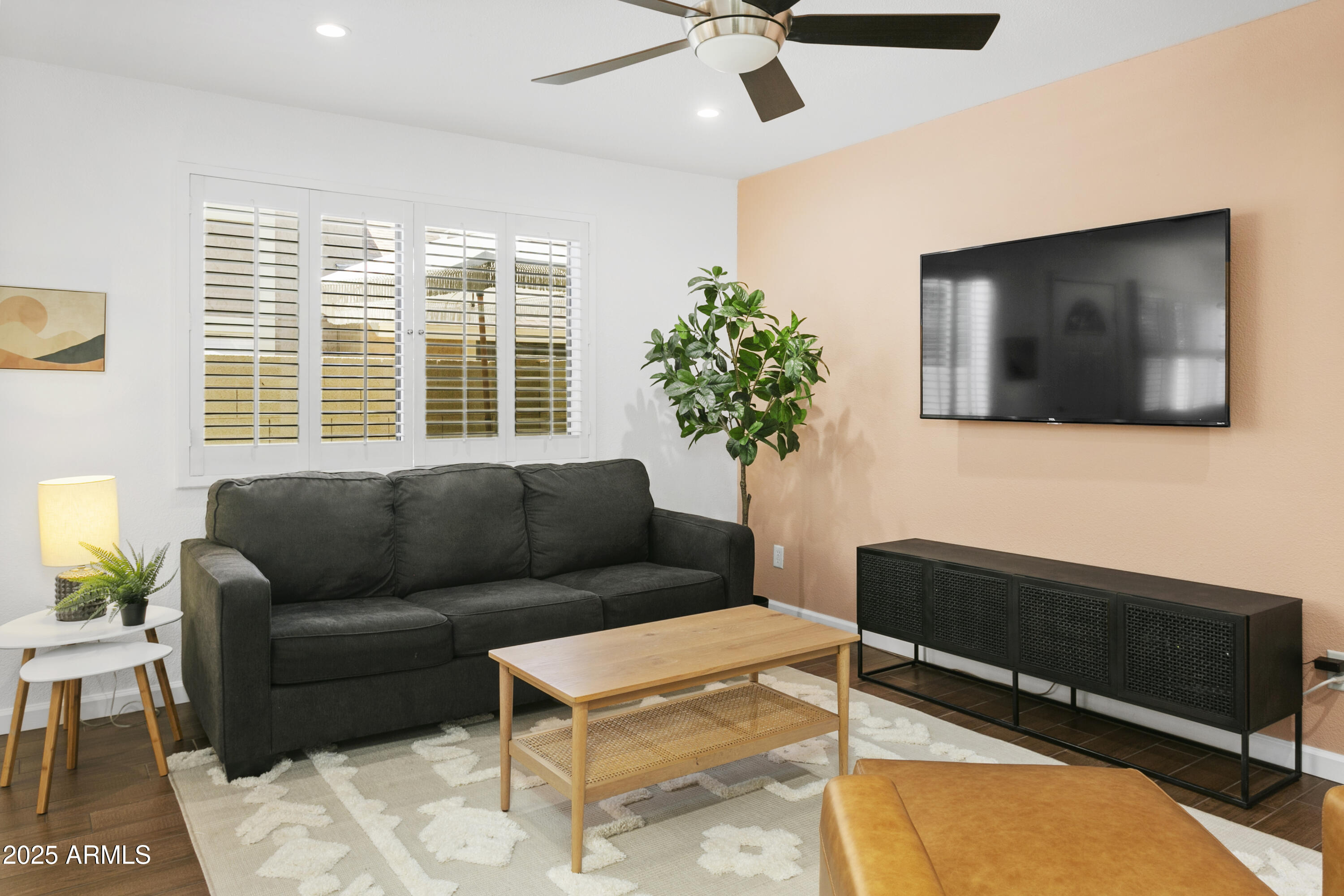 1253 N GRANITE REEF Road