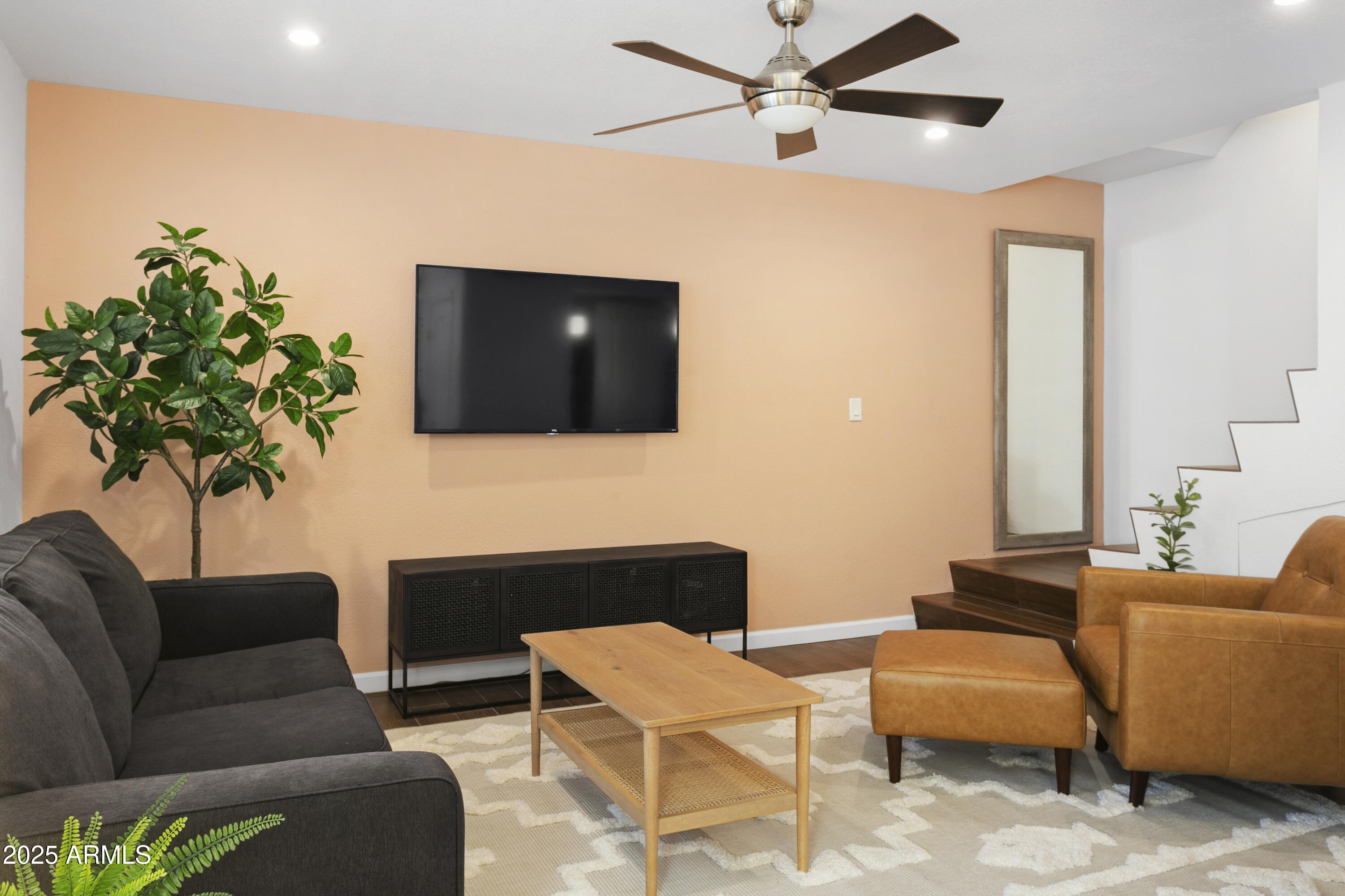 1253 N GRANITE REEF Road