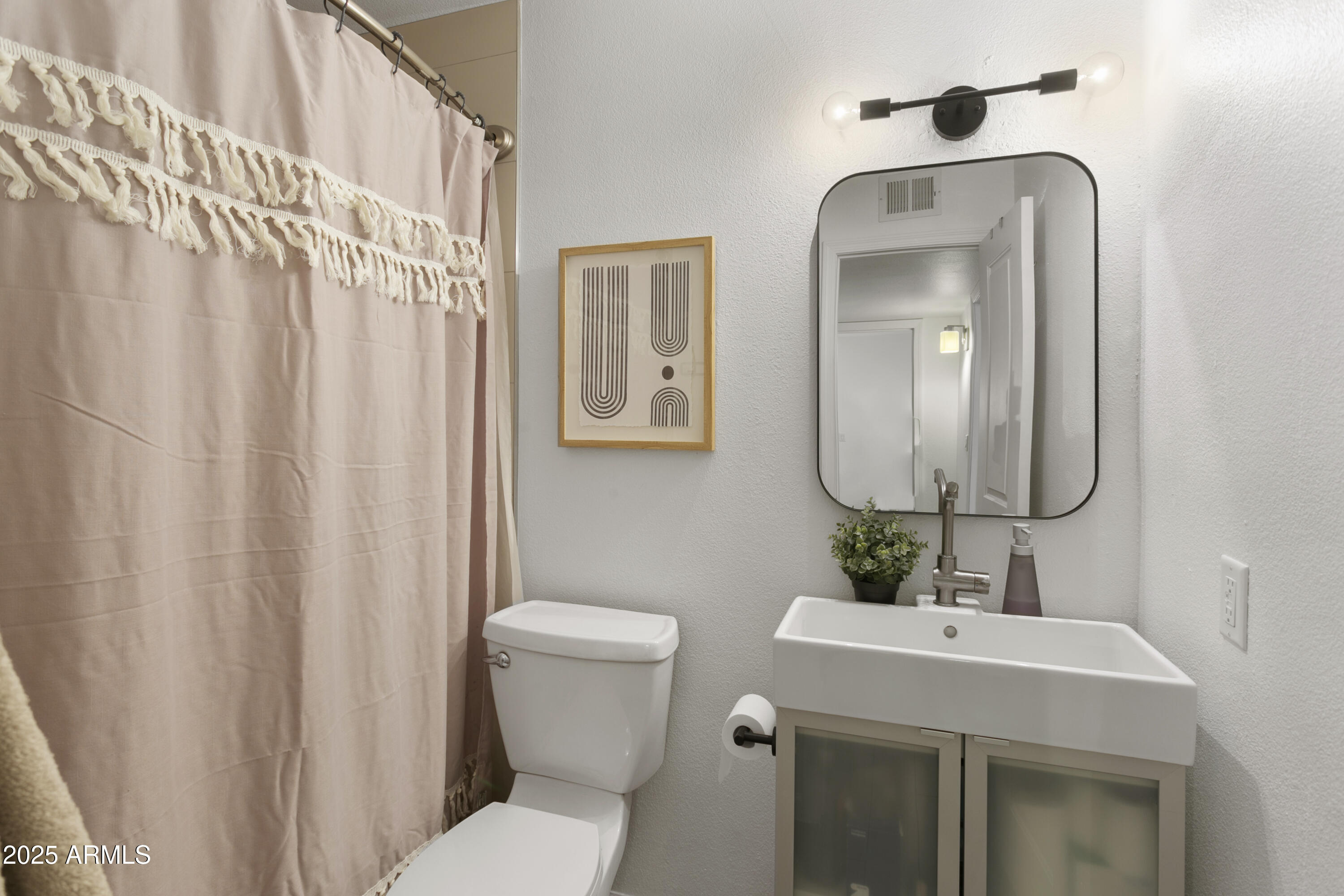 1253 N GRANITE REEF Road