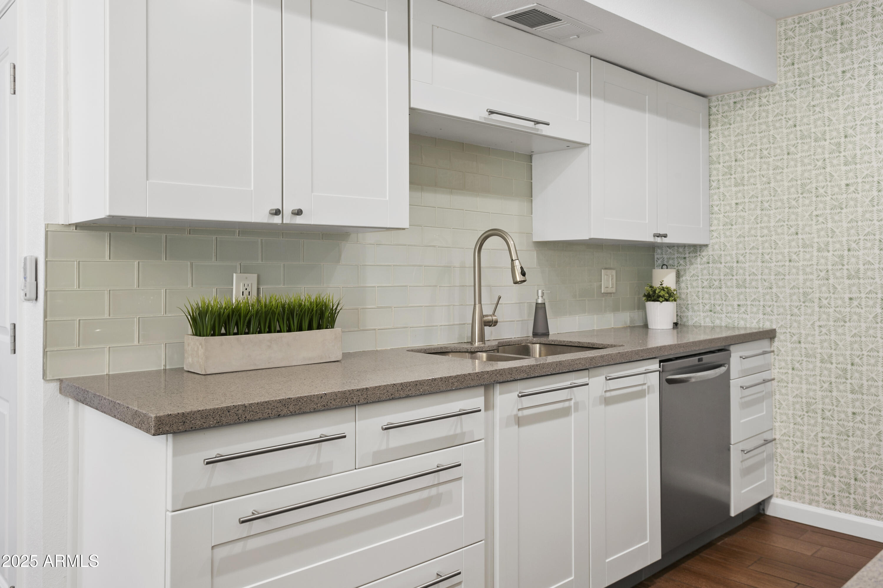 1253 N GRANITE REEF Road