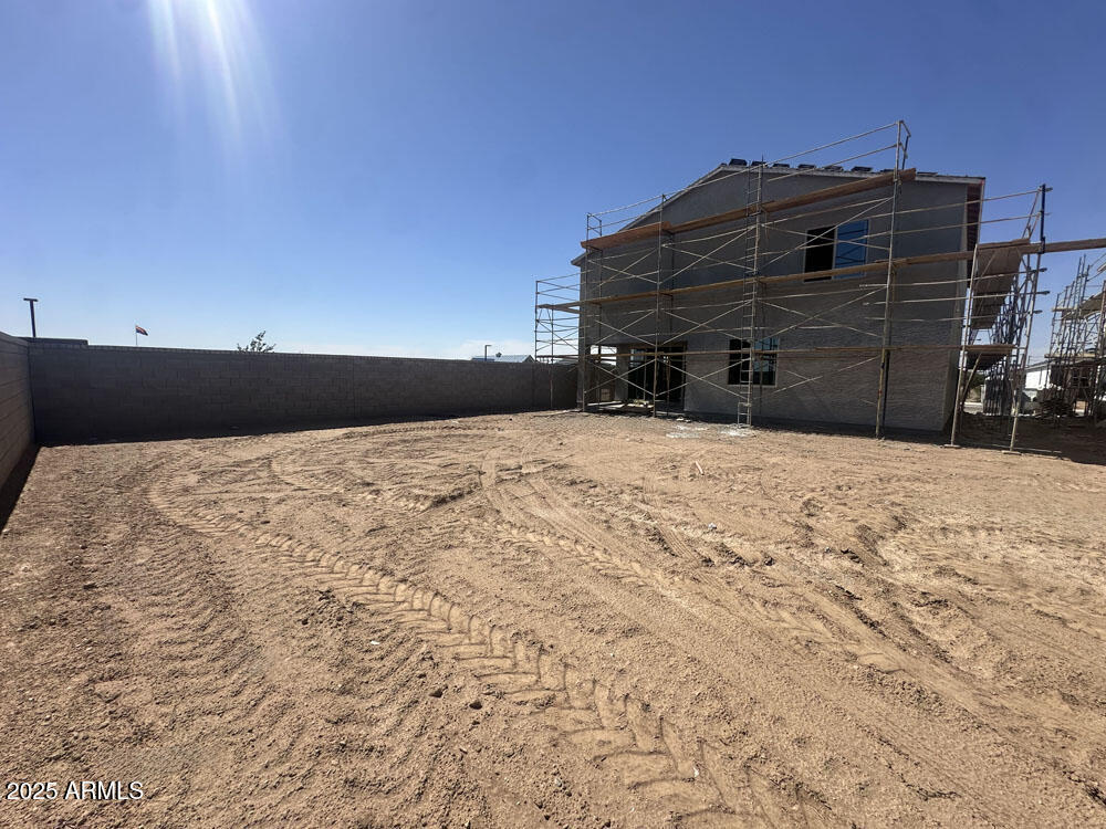 2325 E HOMESTEADER Road