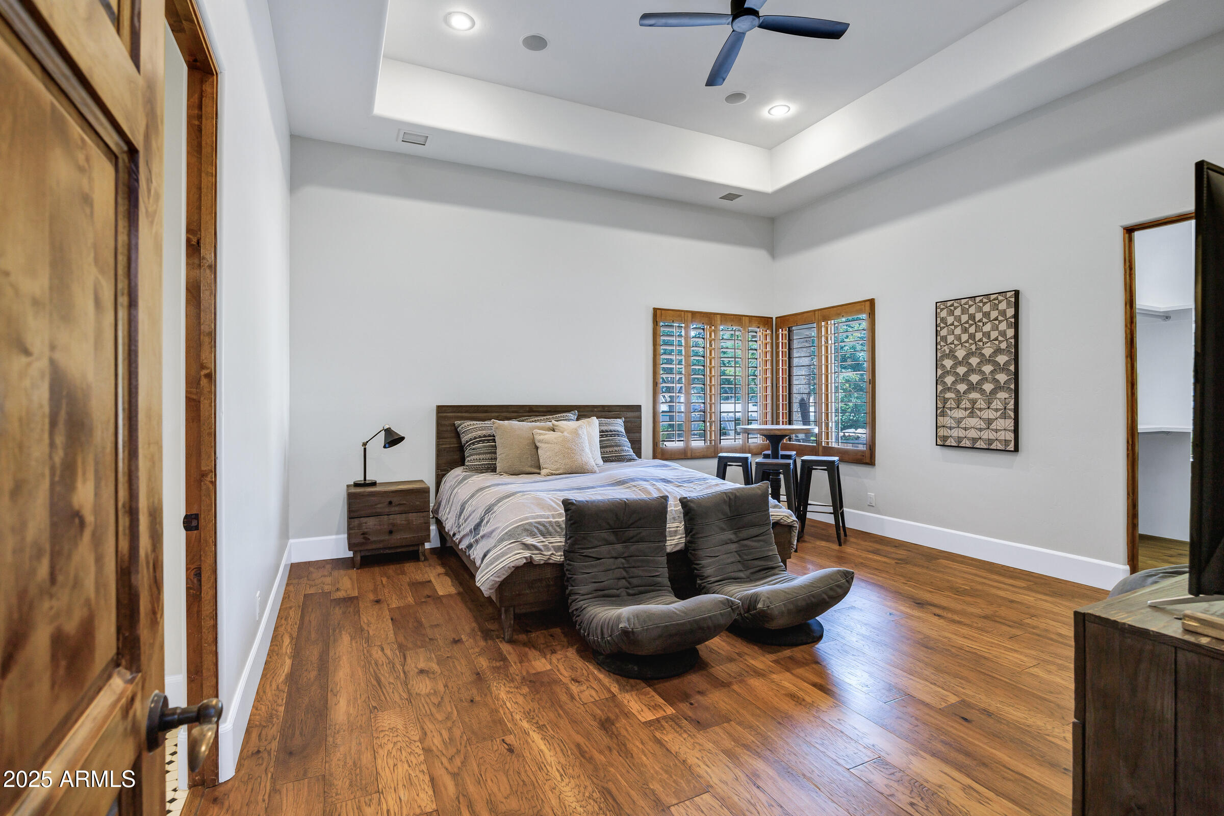 2527 E BEECHNUT Court